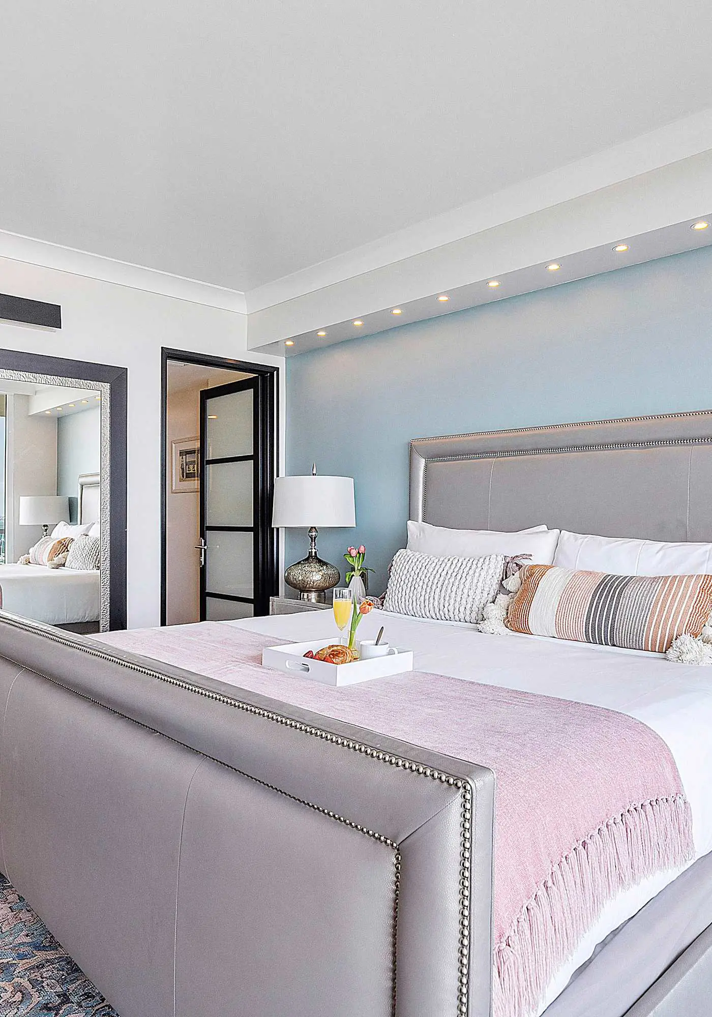 MVR - Elevate Your Stay with Panoramic Bay Views