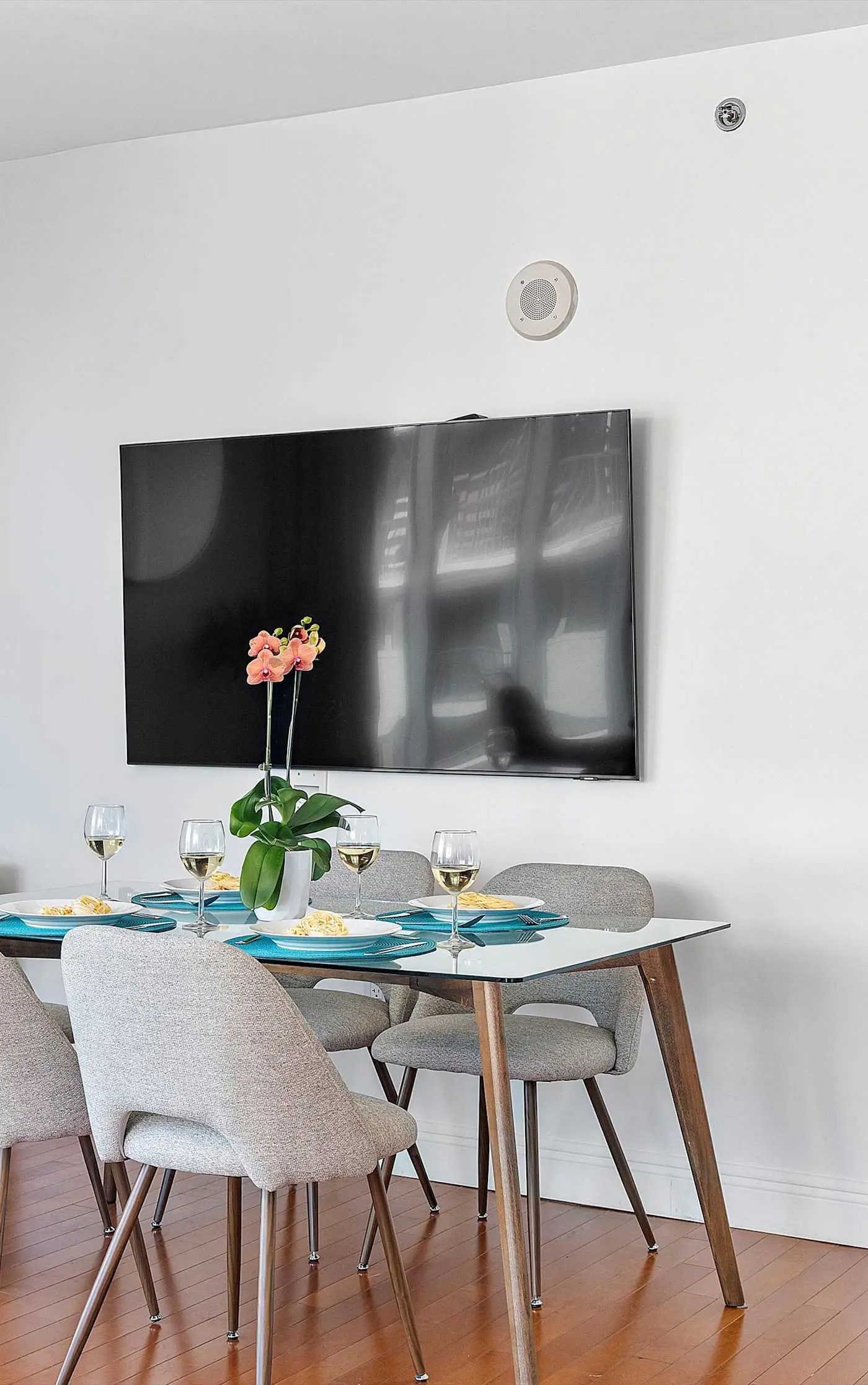 World Cup Base | Bay-View Grove Suite
