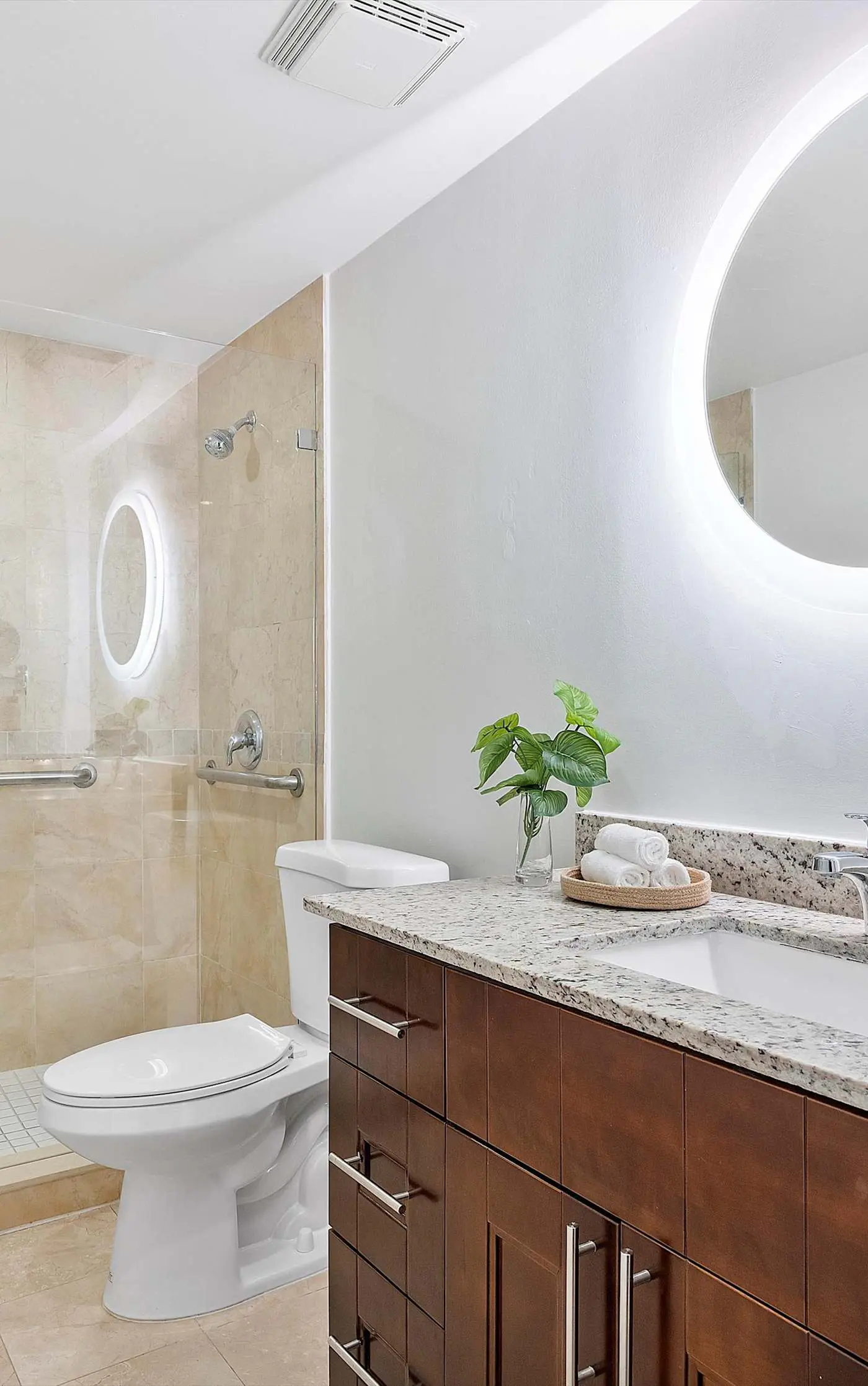 World Cup Base | Bay-View Grove Suite