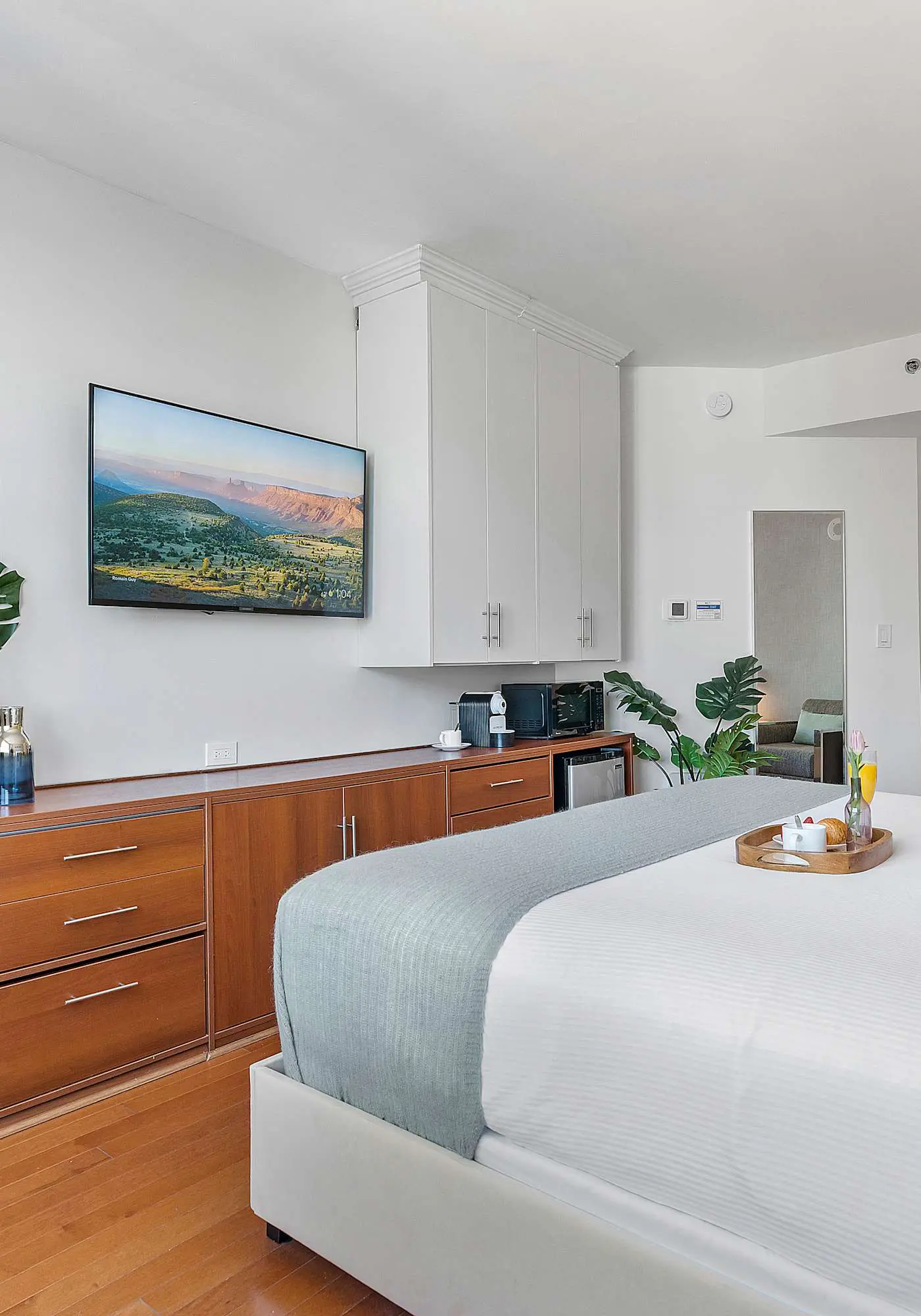 World Cup Base | Bay-View Grove Suite