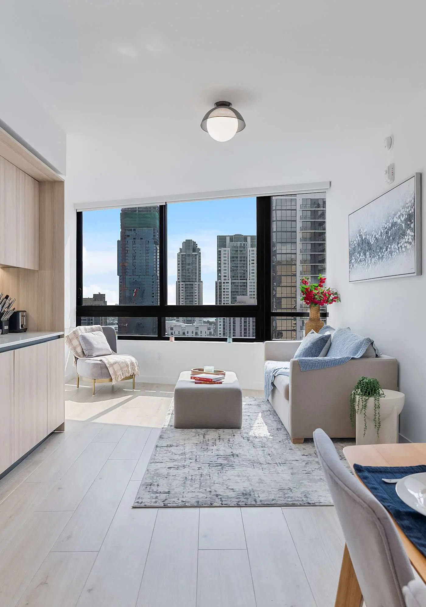 Elevated Downtown Stay: Pool & Jacuzzi Retreat
