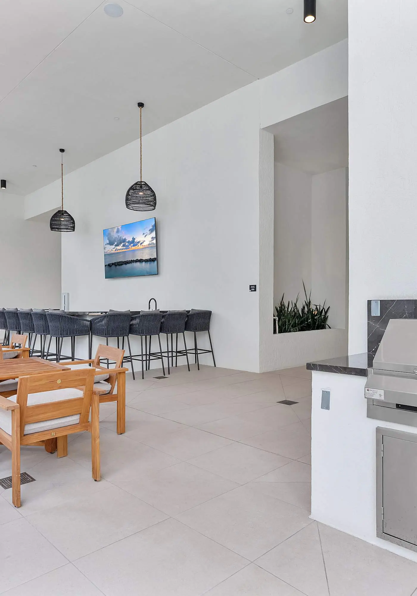 Elevated Downtown Stay: Pool & Jacuzzi Retreat