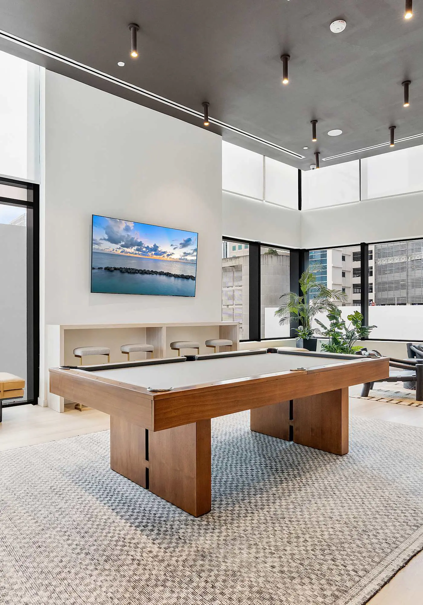 Elevated Downtown Stay: Pool & Jacuzzi Retreat
