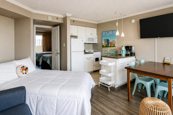 Cozy Beach Getaway 1BR-Ocean Views Caravelle 1101