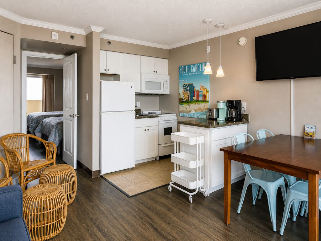 Cozy Beach Getaway 1BR-Ocean Views Caravelle 1101