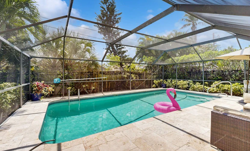 Gorgeous coastal home, dog-friendly and private pool