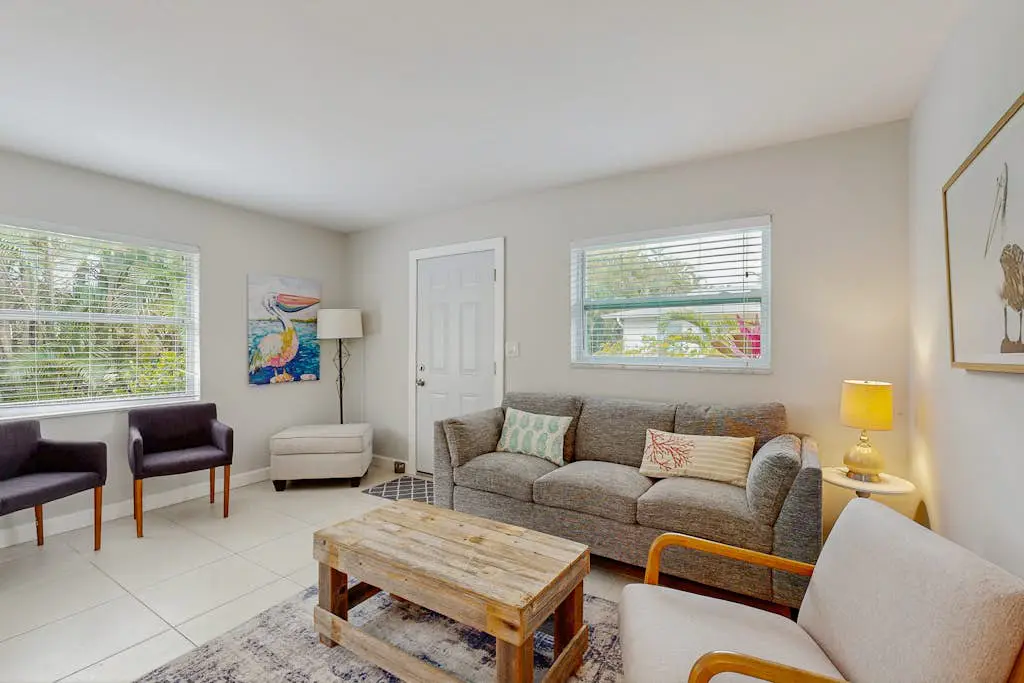 Sunlit Downtown Bungalow