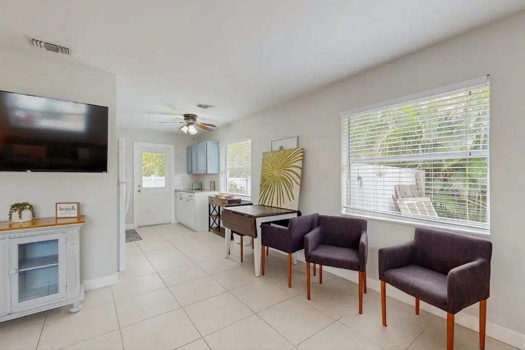 Sunlit Downtown Bungalow