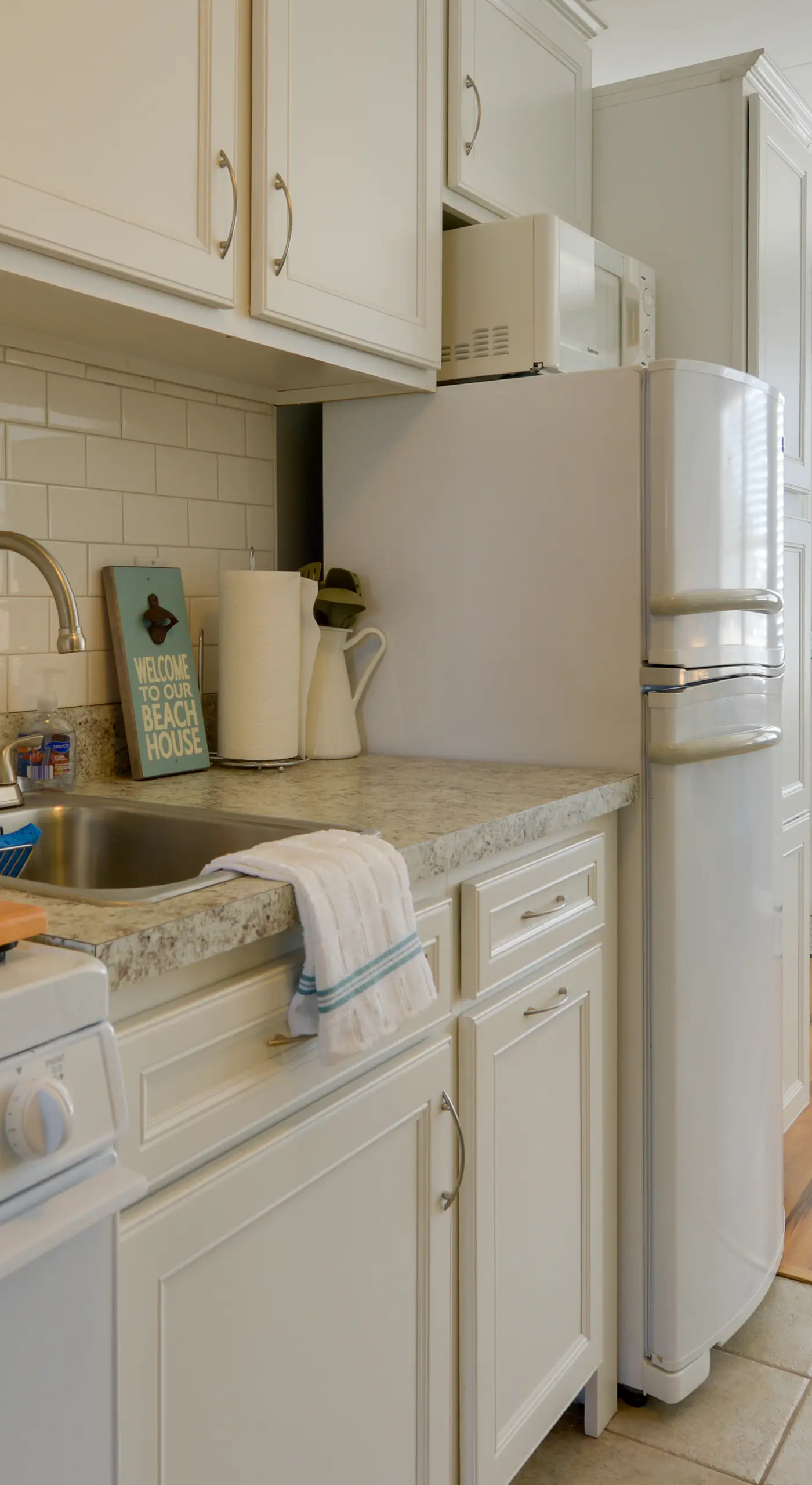 North Wildwood Condo w/ Pool, Walk to Boardwalk!