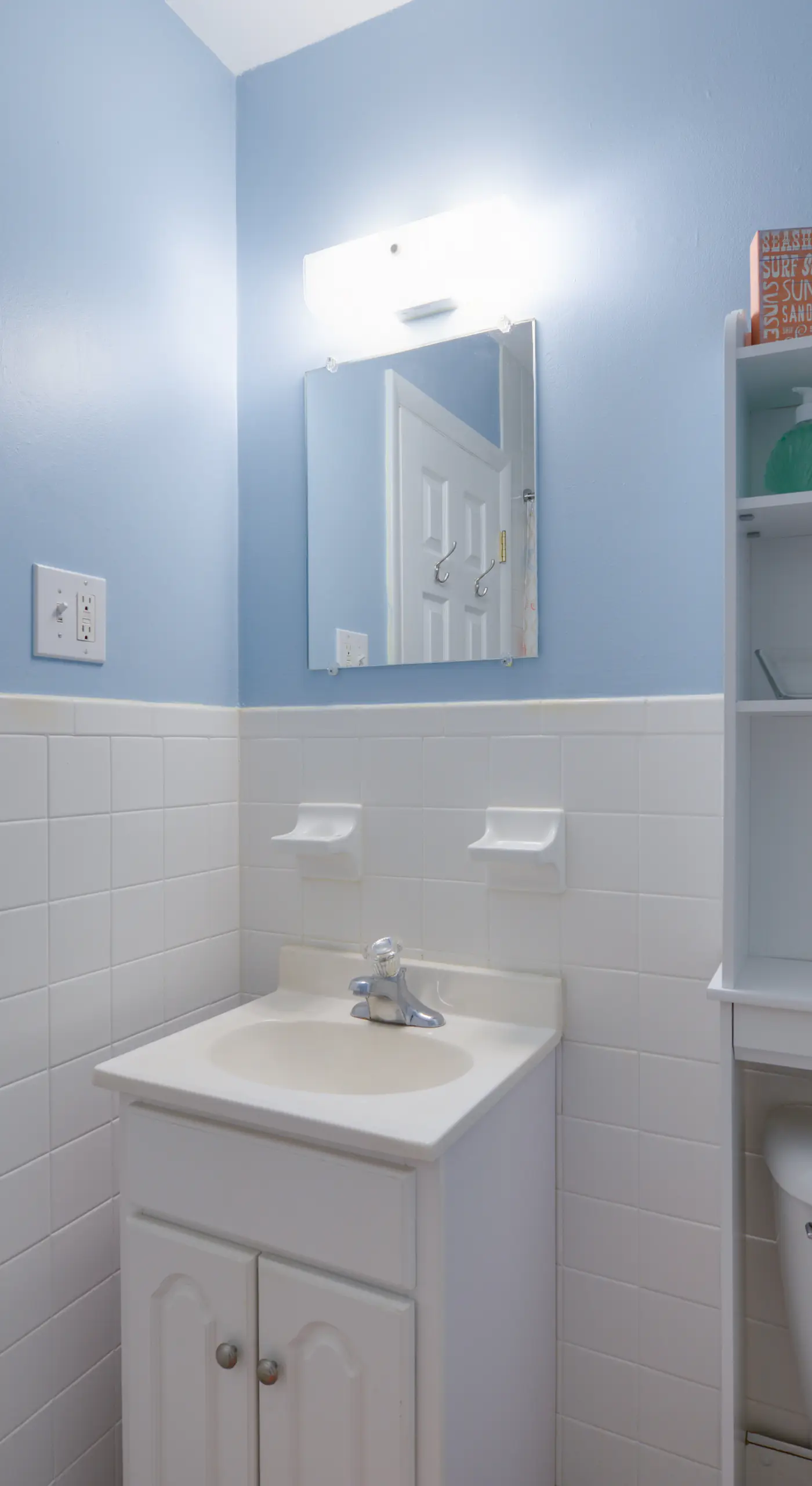 North Wildwood Condo w/ Pool, Walk to Boardwalk!