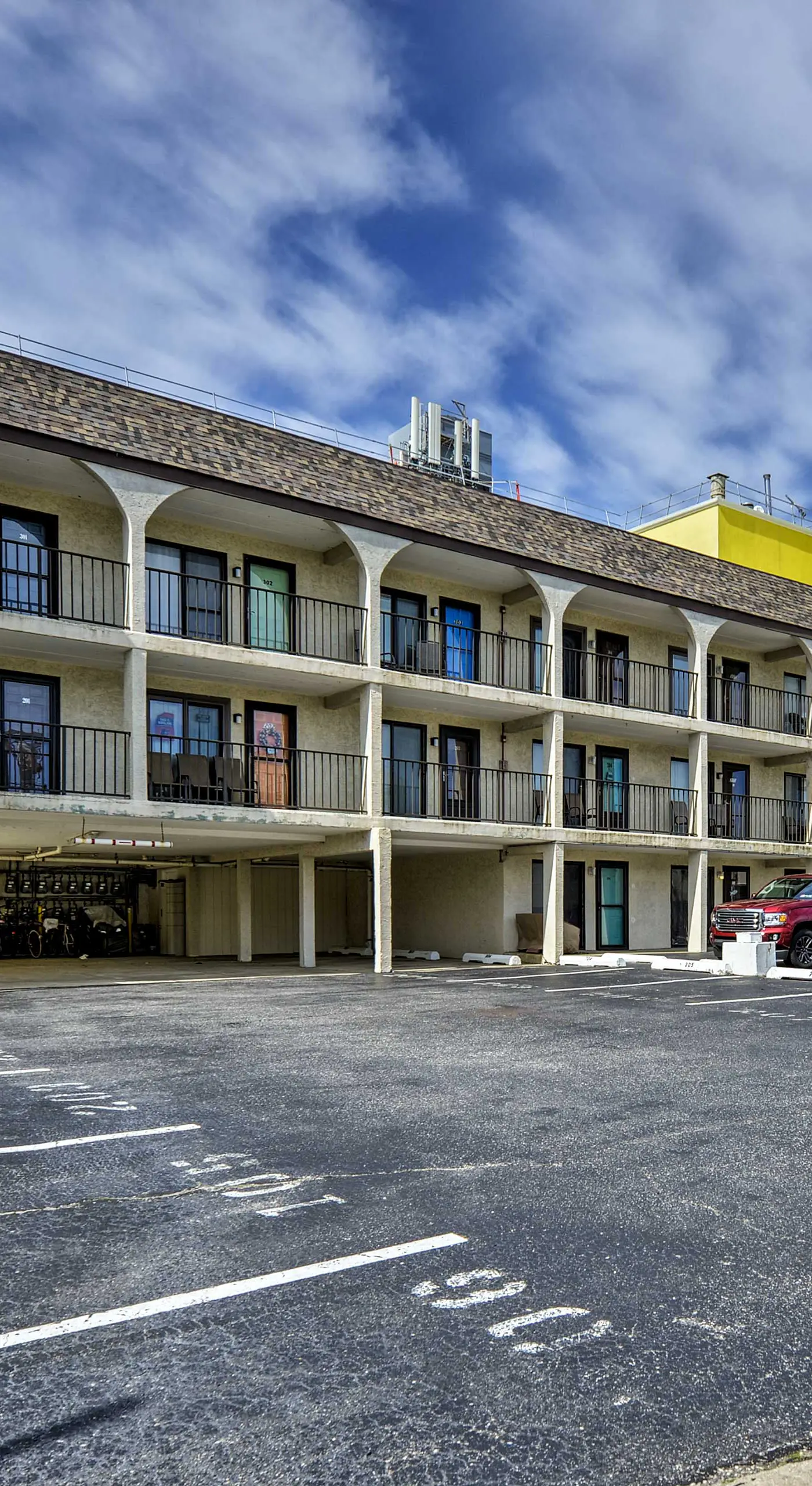 Coastal Condo w/ Pool, 1 Block to Wildwood Beach!