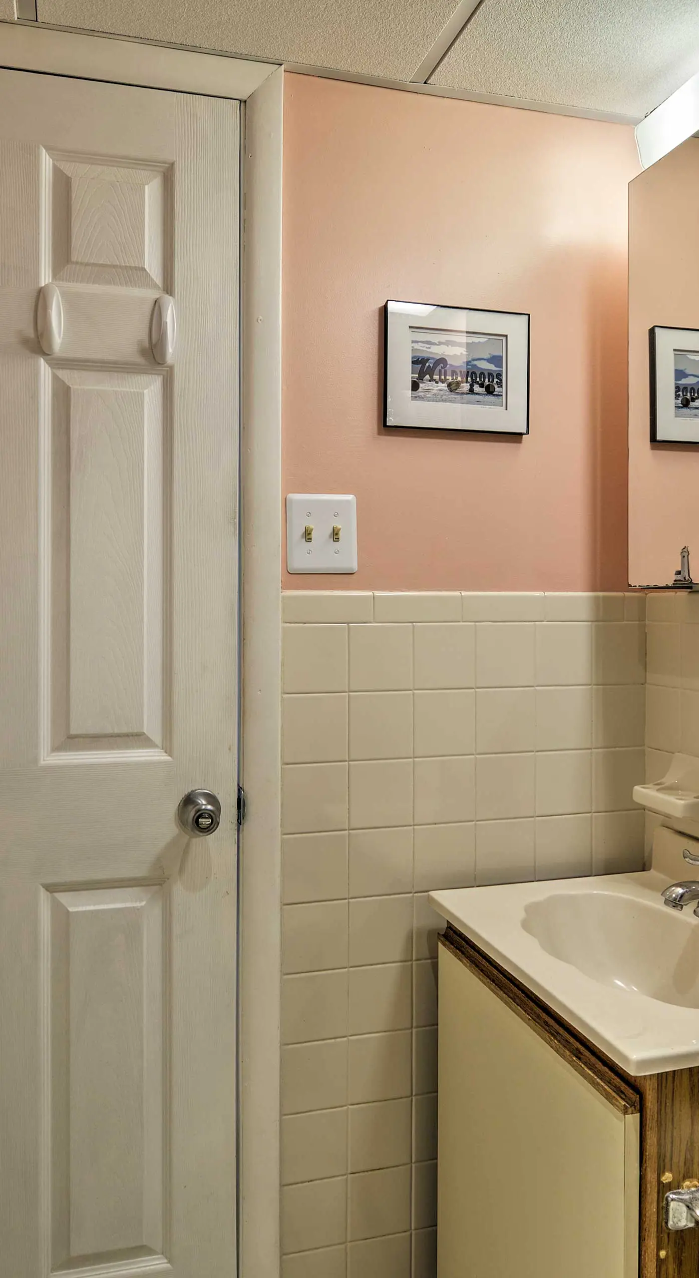 Coastal Condo w/ Pool, 1 Block to Wildwood Beach!