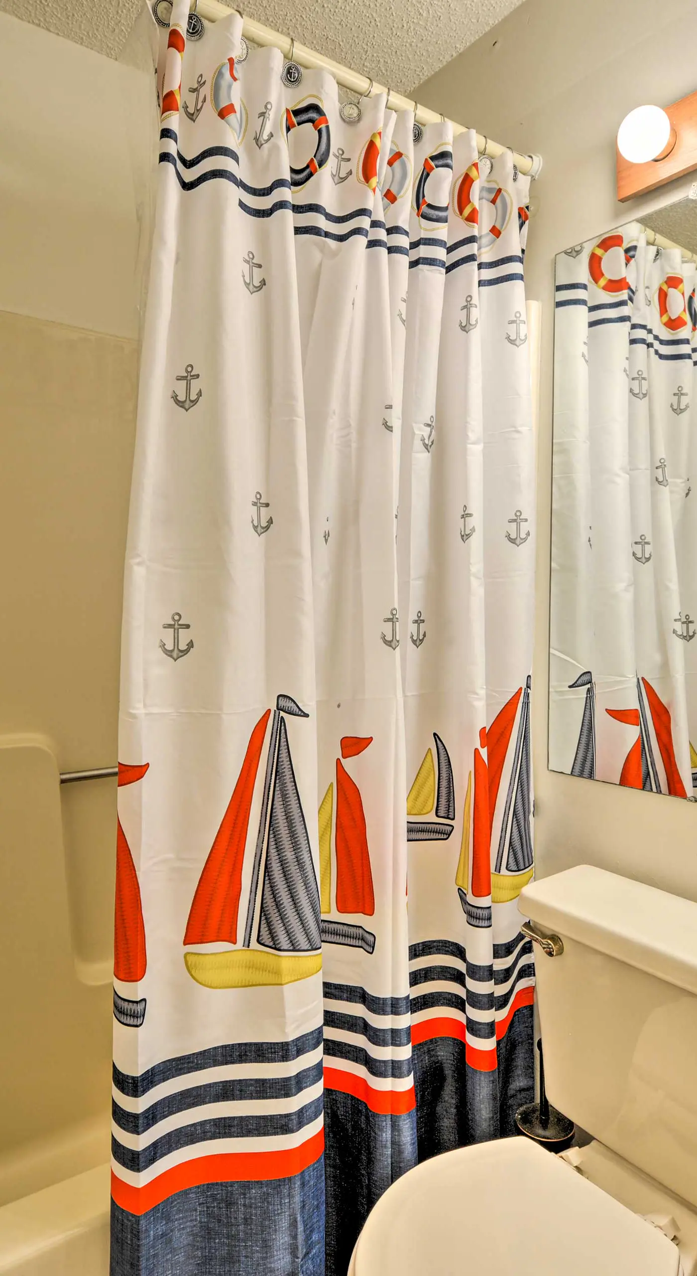 Townhome w/ Balcony < 1 Mi to Wildwood Crest BCH!