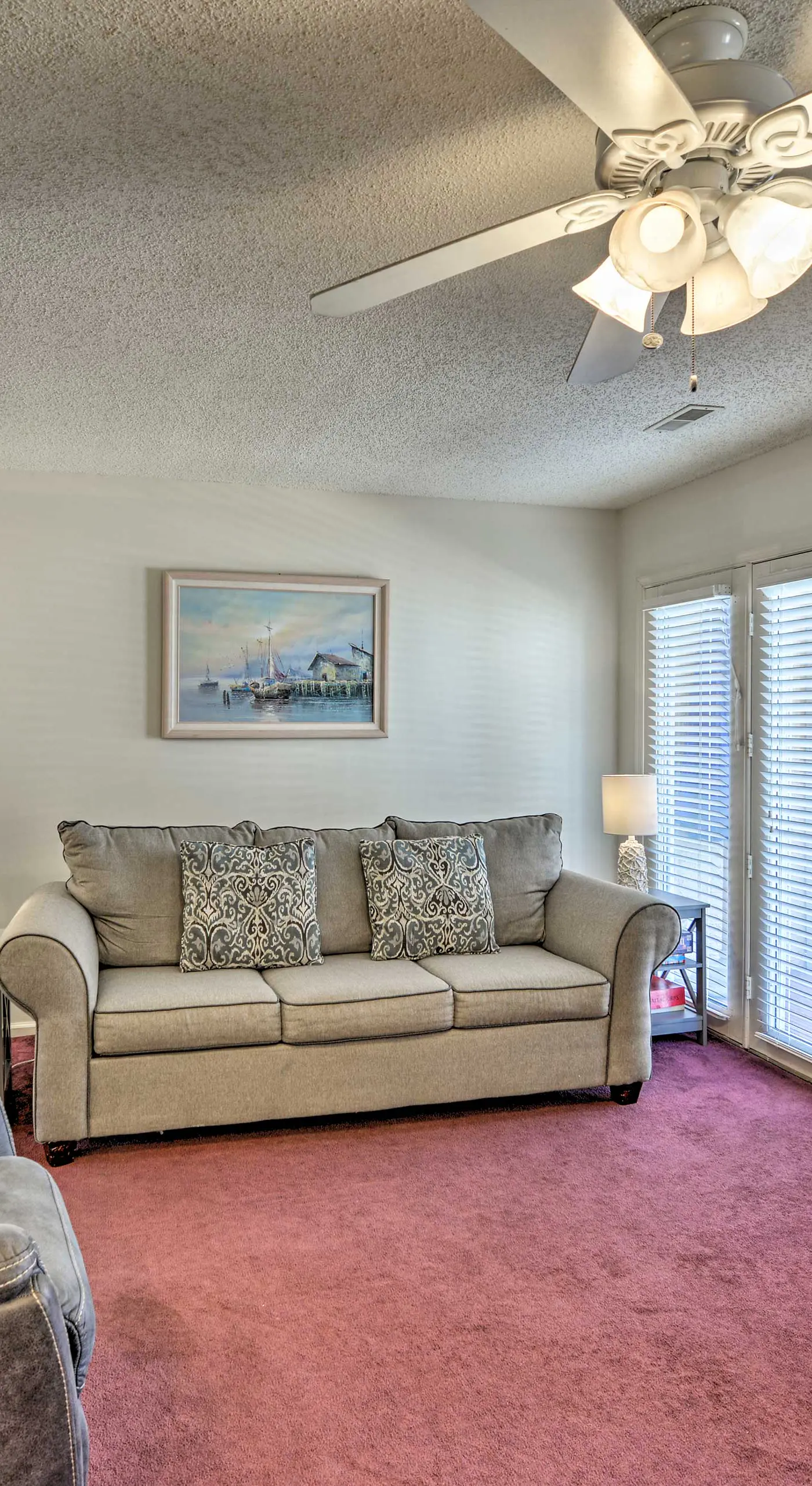 Townhome w/ Balcony < 1 Mi to Wildwood Crest BCH!