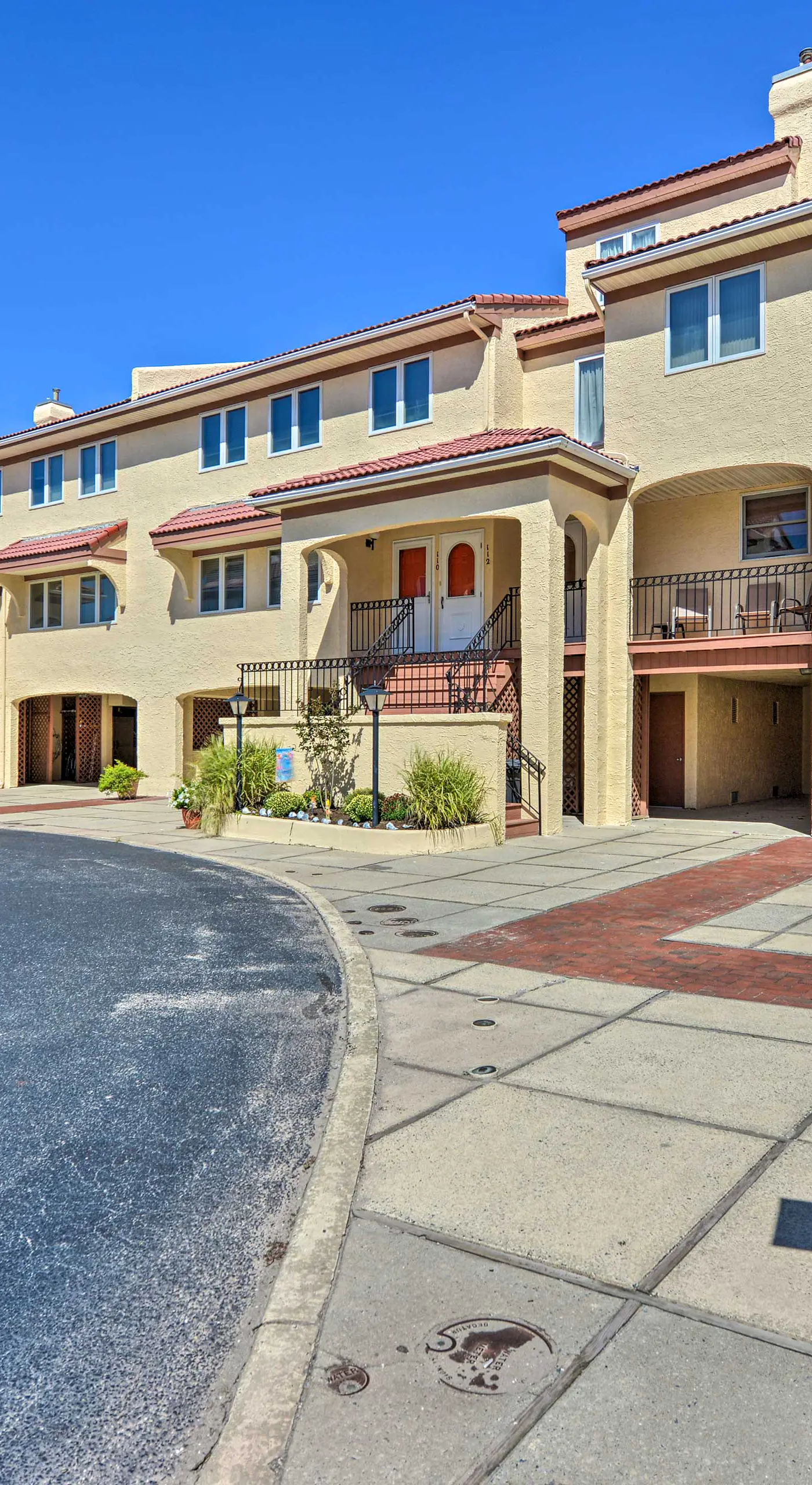 Townhome w/ Balcony < 1 Mi to Wildwood Crest BCH!