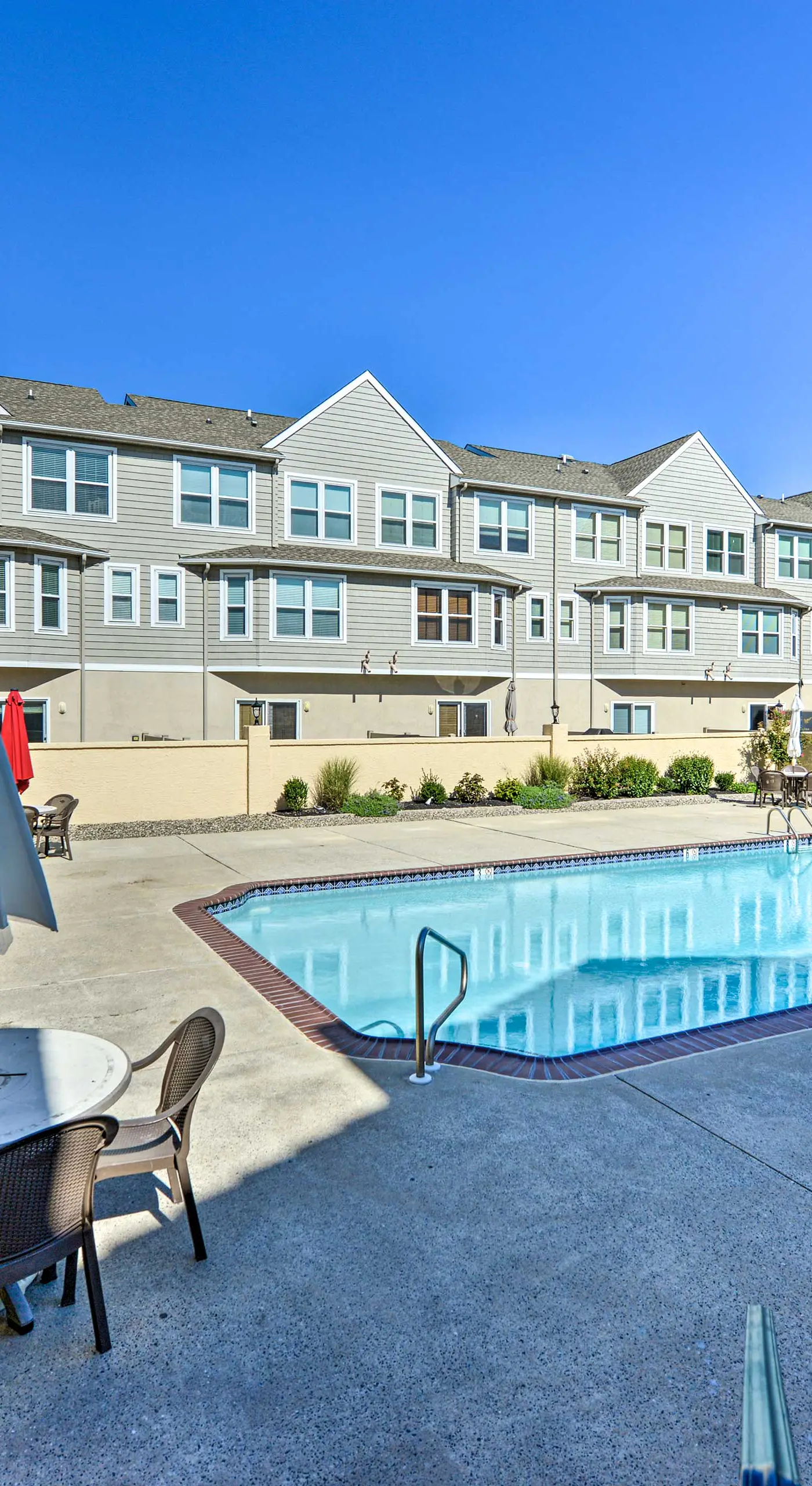 Townhome w/ Balcony < 1 Mi to Wildwood Crest BCH!