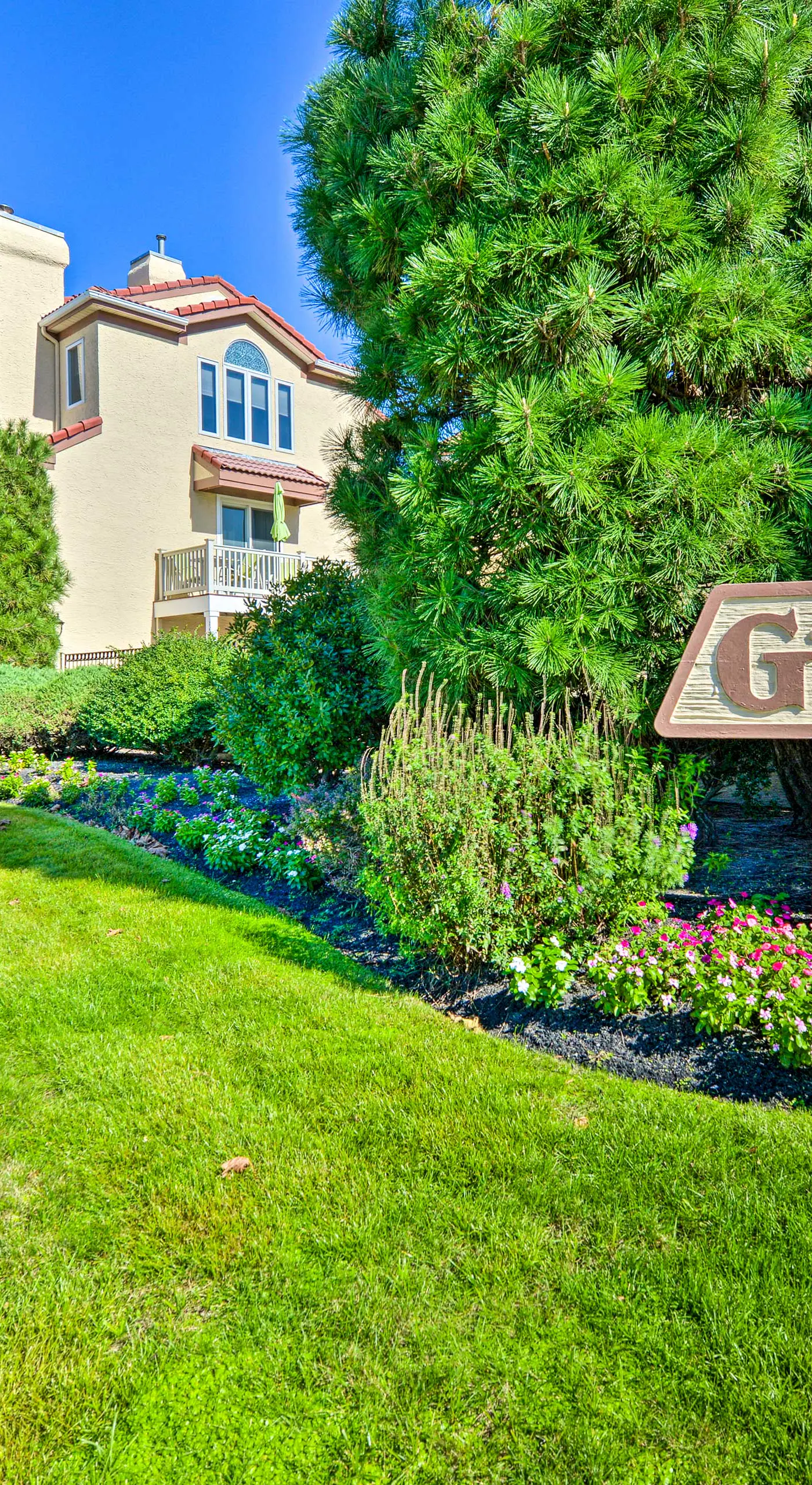 Townhome w/ Balcony < 1 Mi to Wildwood Crest BCH!