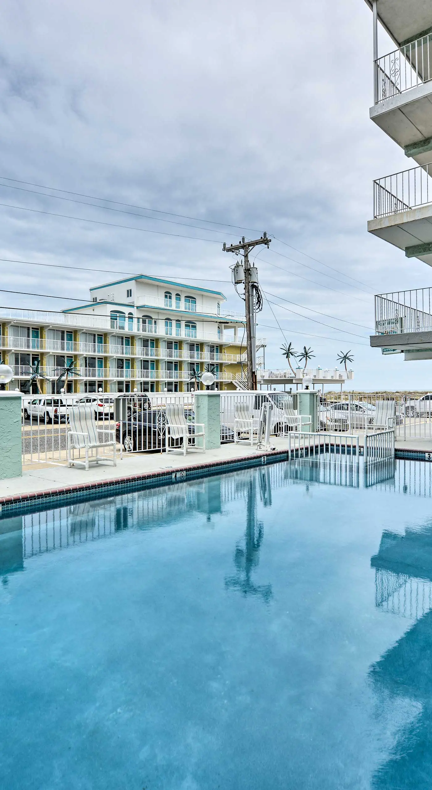 Condo w/ Pool Access on Wildwood Crest Beach!