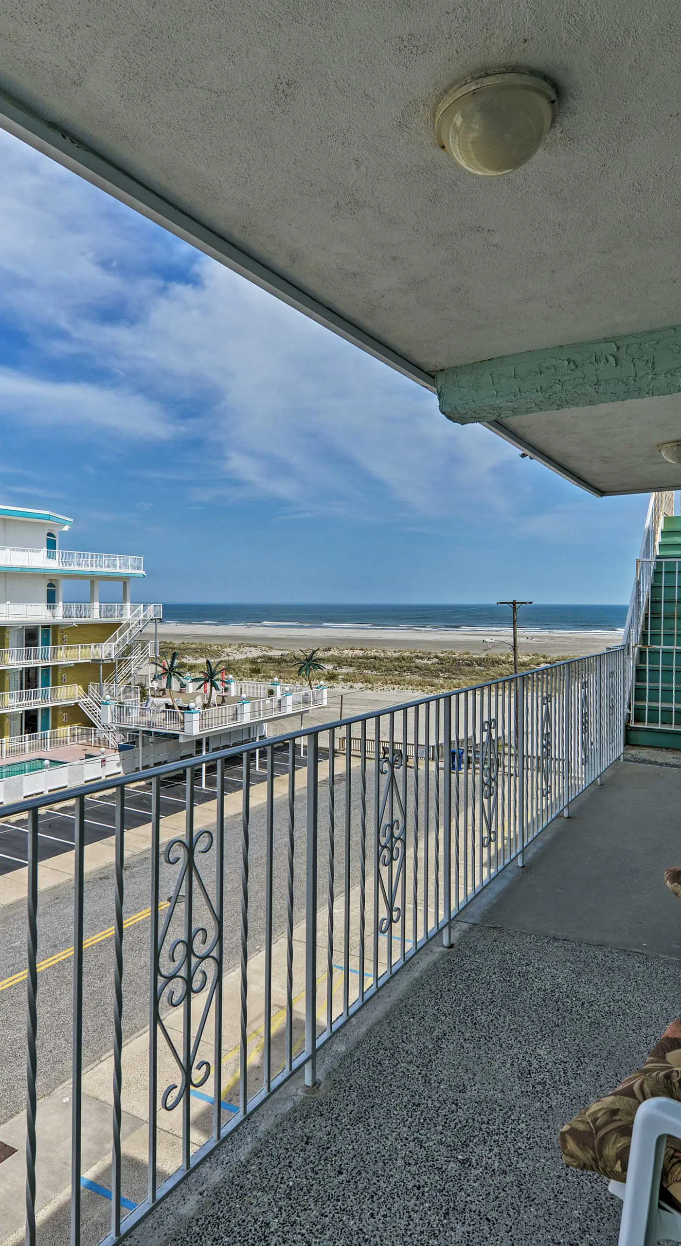 Condo w/ Pool Access on Wildwood Crest Beach!