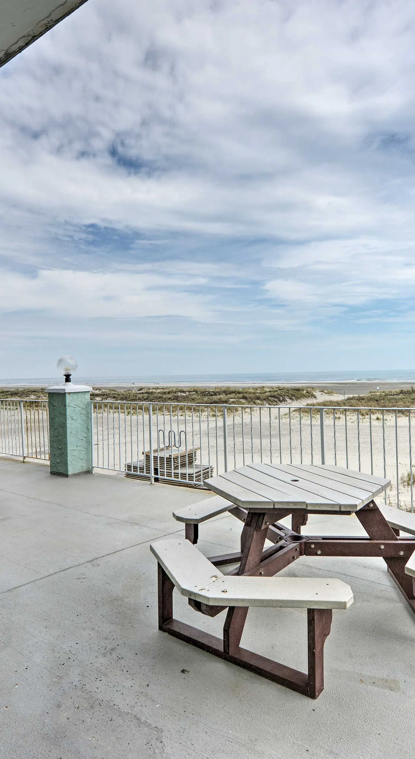 Condo w/ Pool Access on Wildwood Crest Beach!