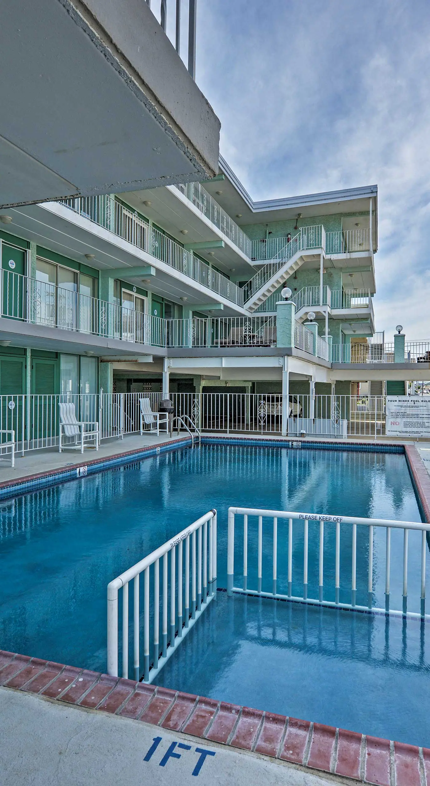 Condo w/ Pool Access on Wildwood Crest Beach!