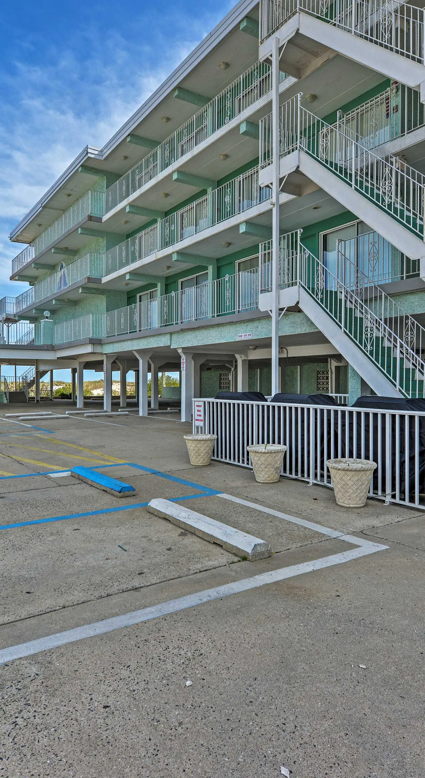 Condo w/ Pool Access on Wildwood Crest Beach!