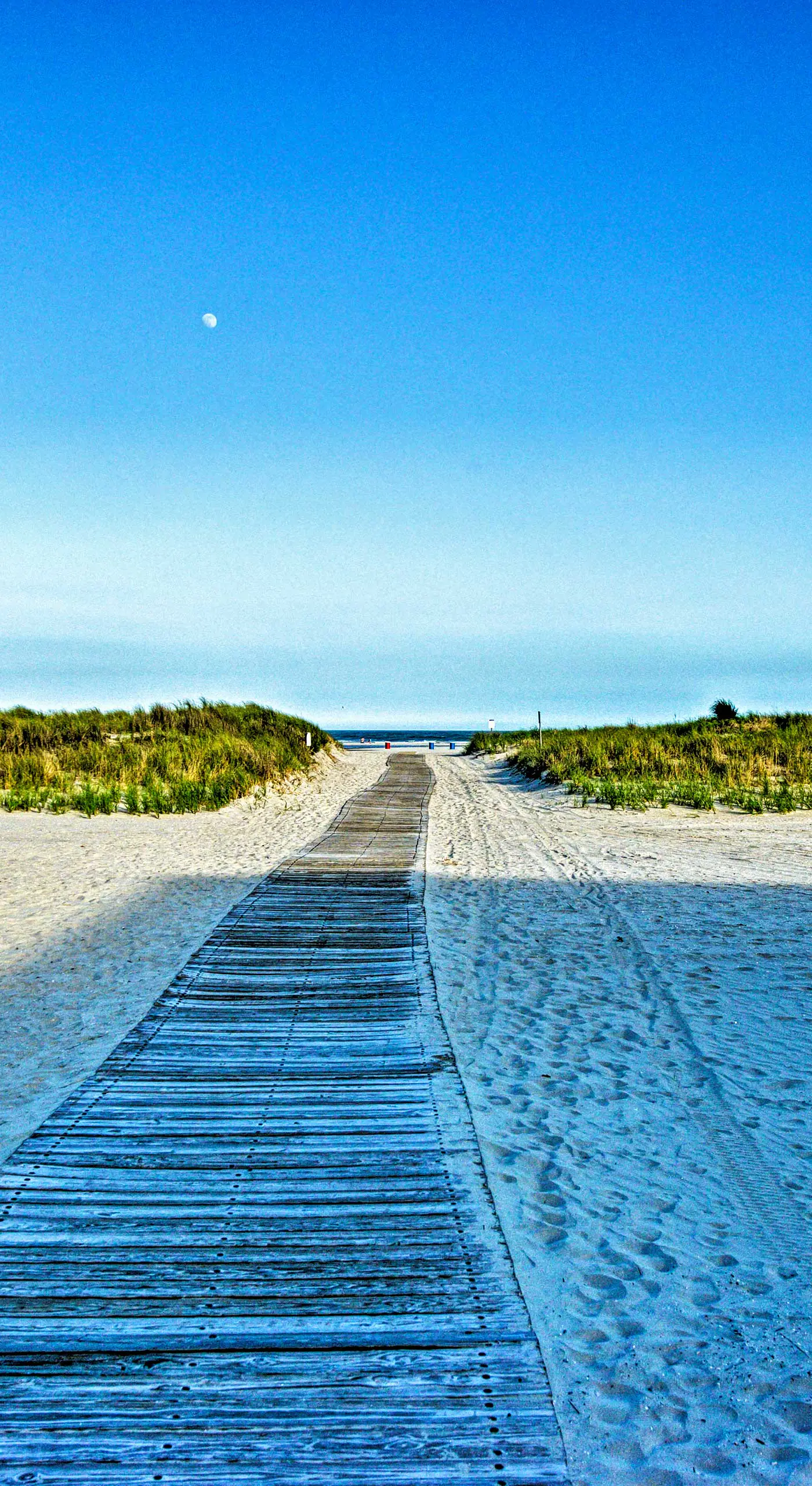 Wildwood Crest Condo w/ Pool: Walk to Restaurants!