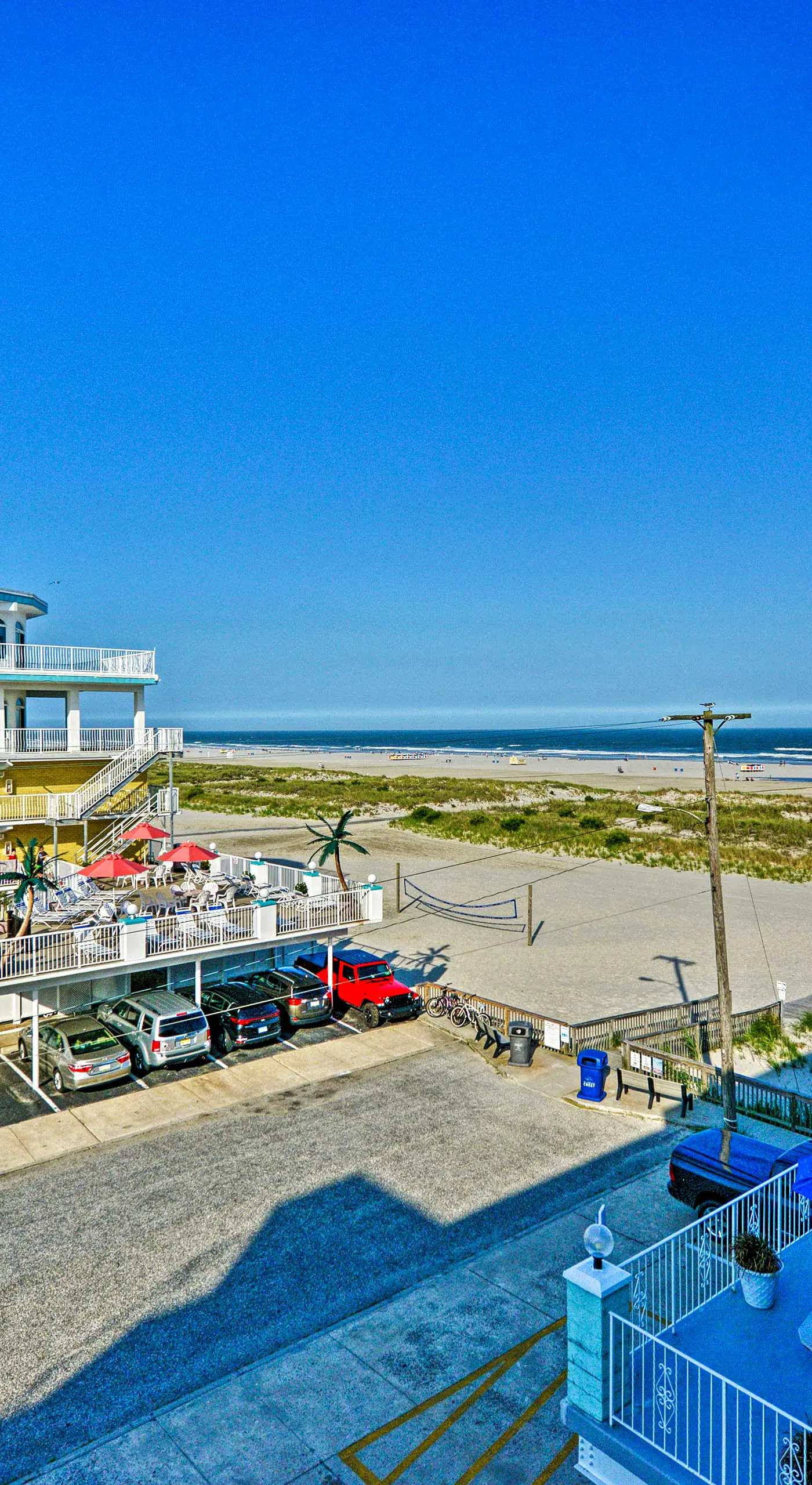 Wildwood Crest Condo w/ Pool: Walk to Restaurants!