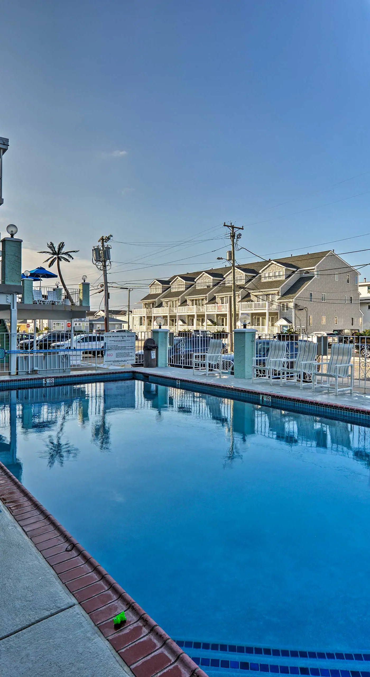 Wildwood Crest Condo w/ Pool: Walk to Restaurants!