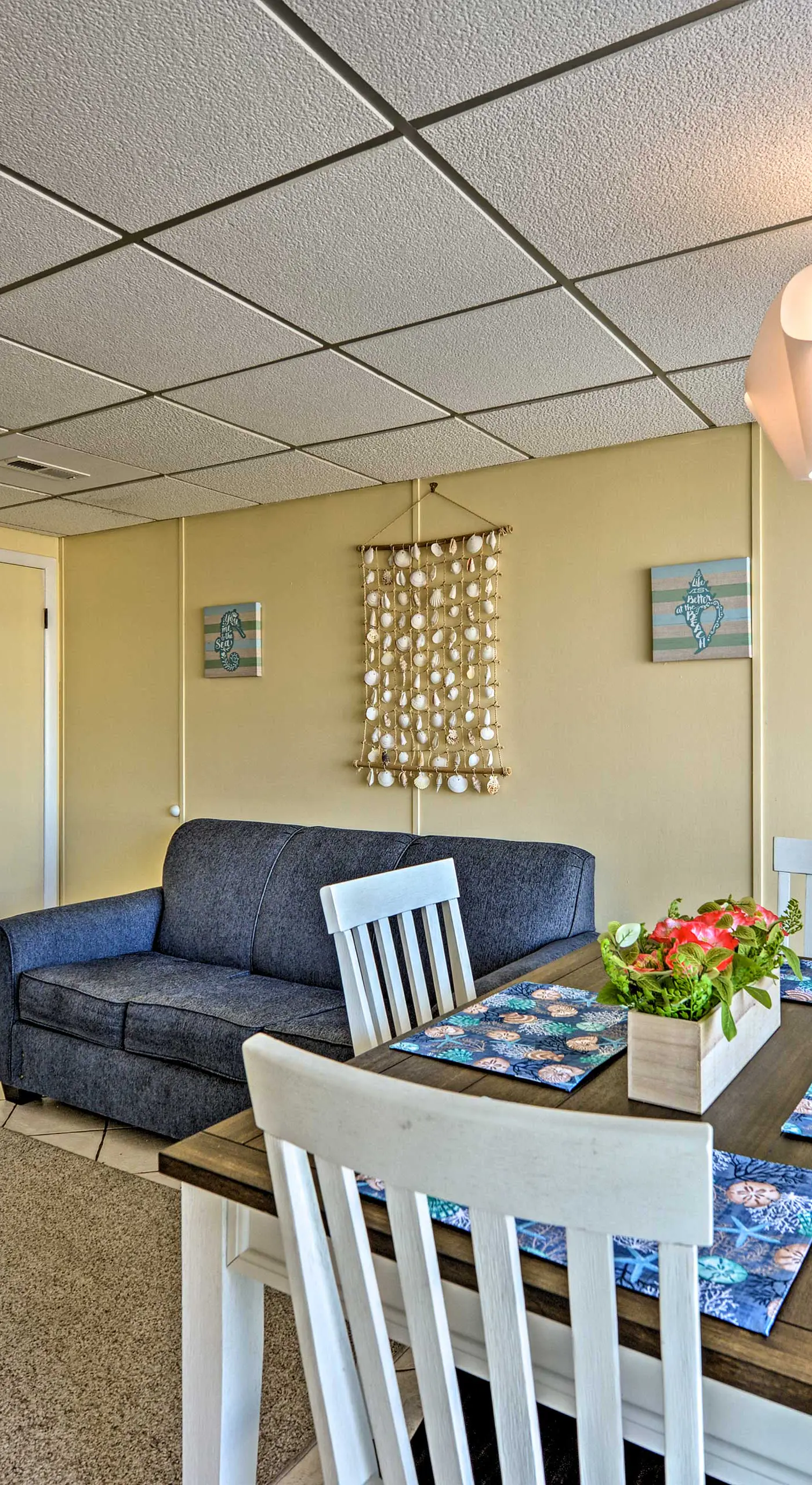 Wildwood Crest Condo w/ Pool: Walk to Restaurants!