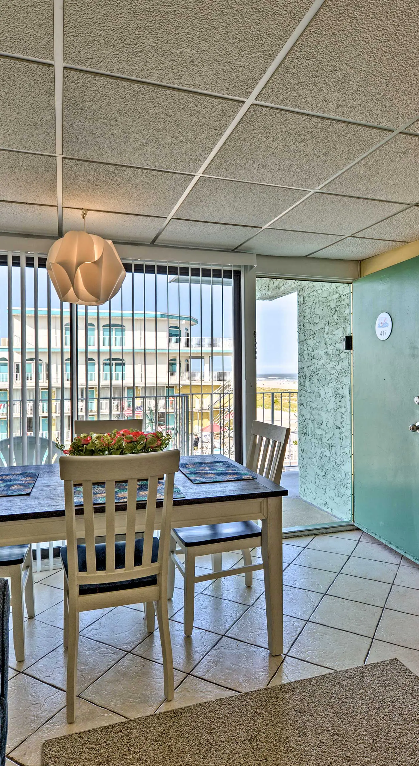 Wildwood Crest Condo w/ Pool: Walk to Restaurants!