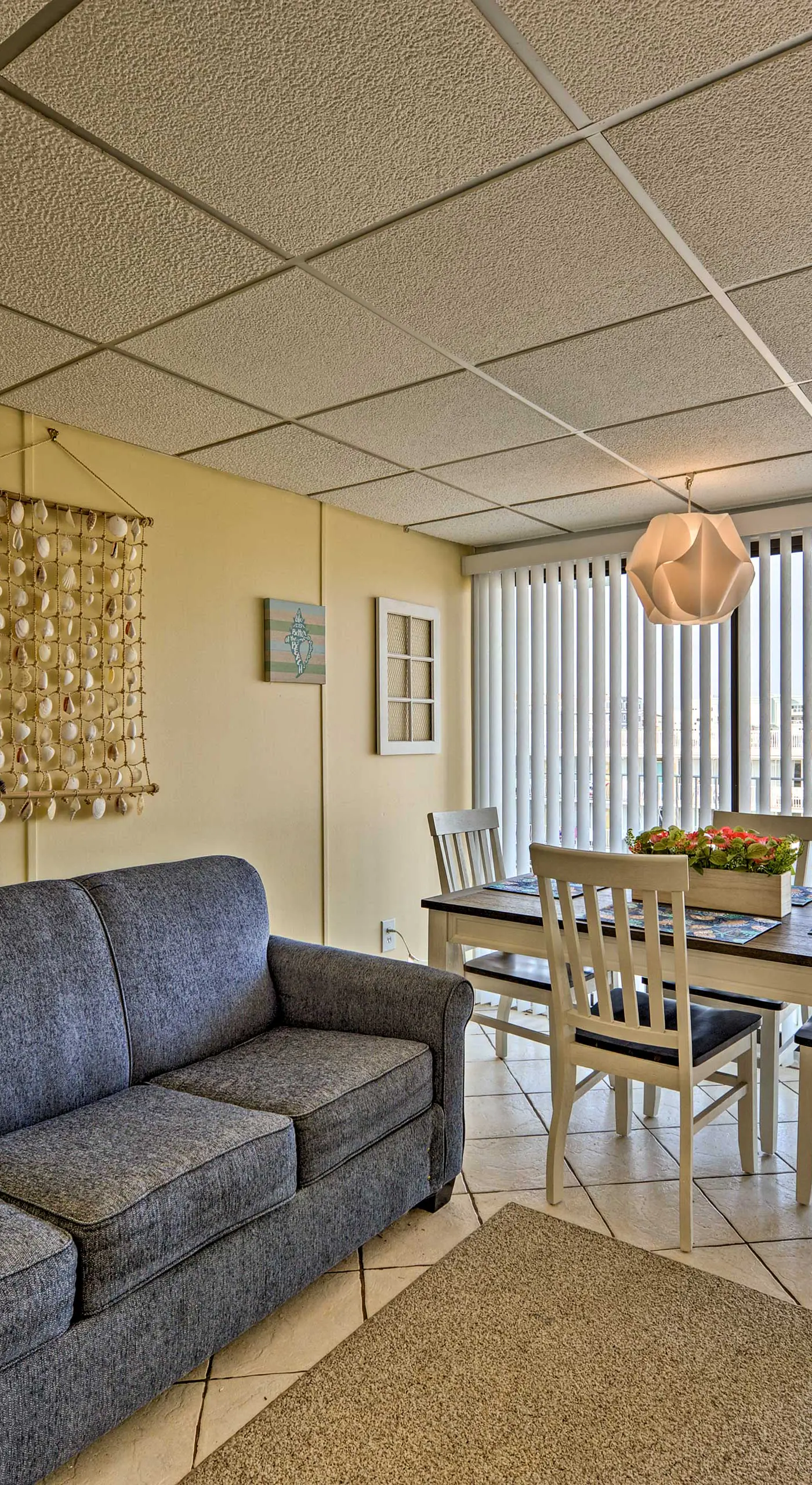 Wildwood Crest Condo w/ Pool: Walk to Restaurants!