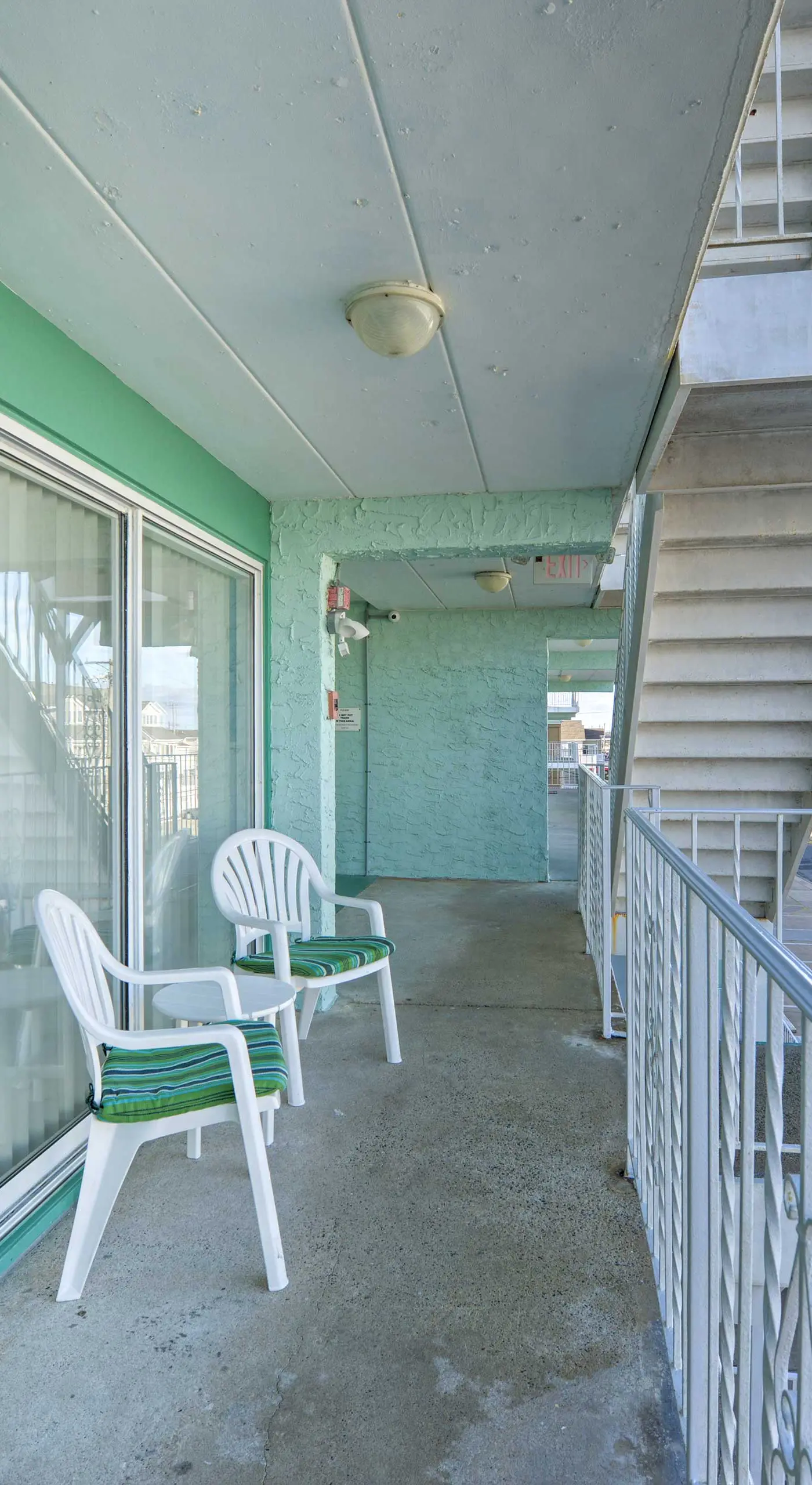 Remodeled Condo Right on Wildwood Crest Beach!