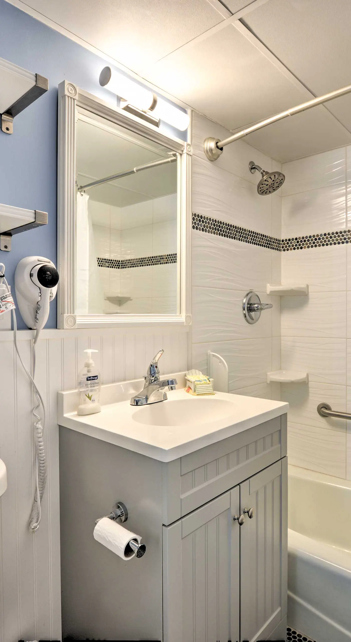 Remodeled Condo Right on Wildwood Crest Beach!