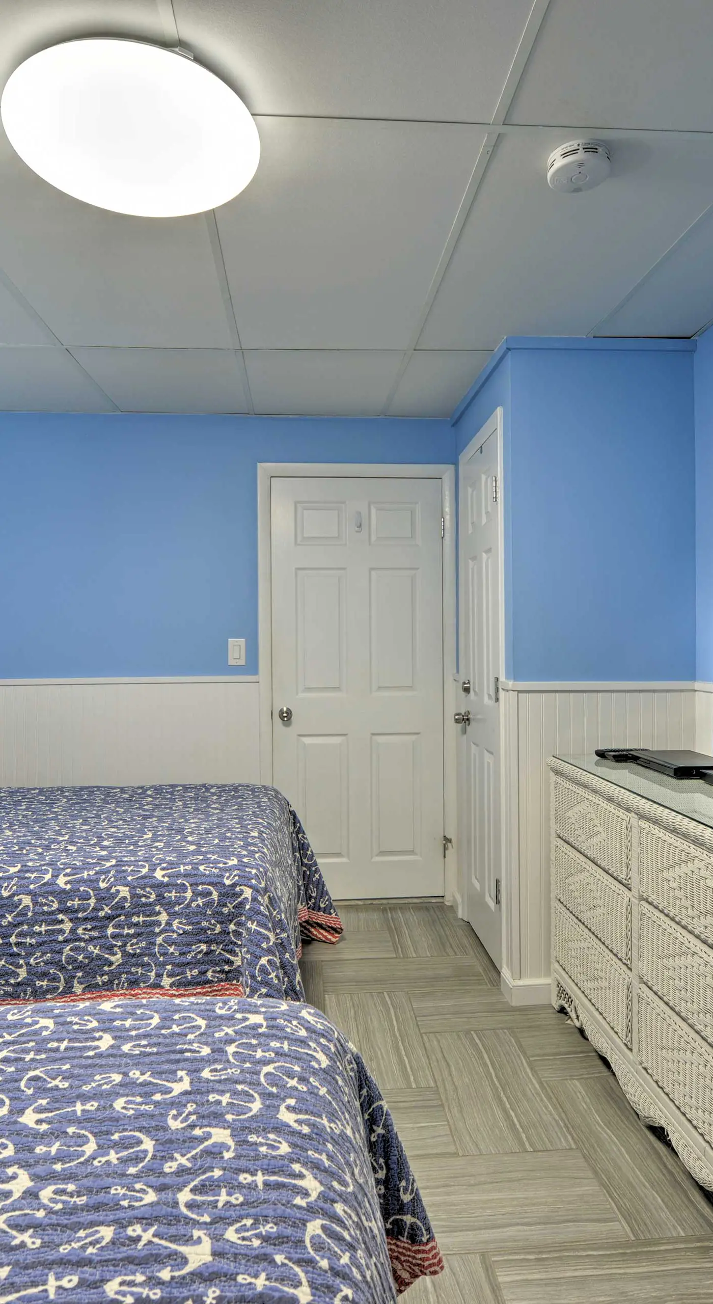 Remodeled Condo Right on Wildwood Crest Beach!