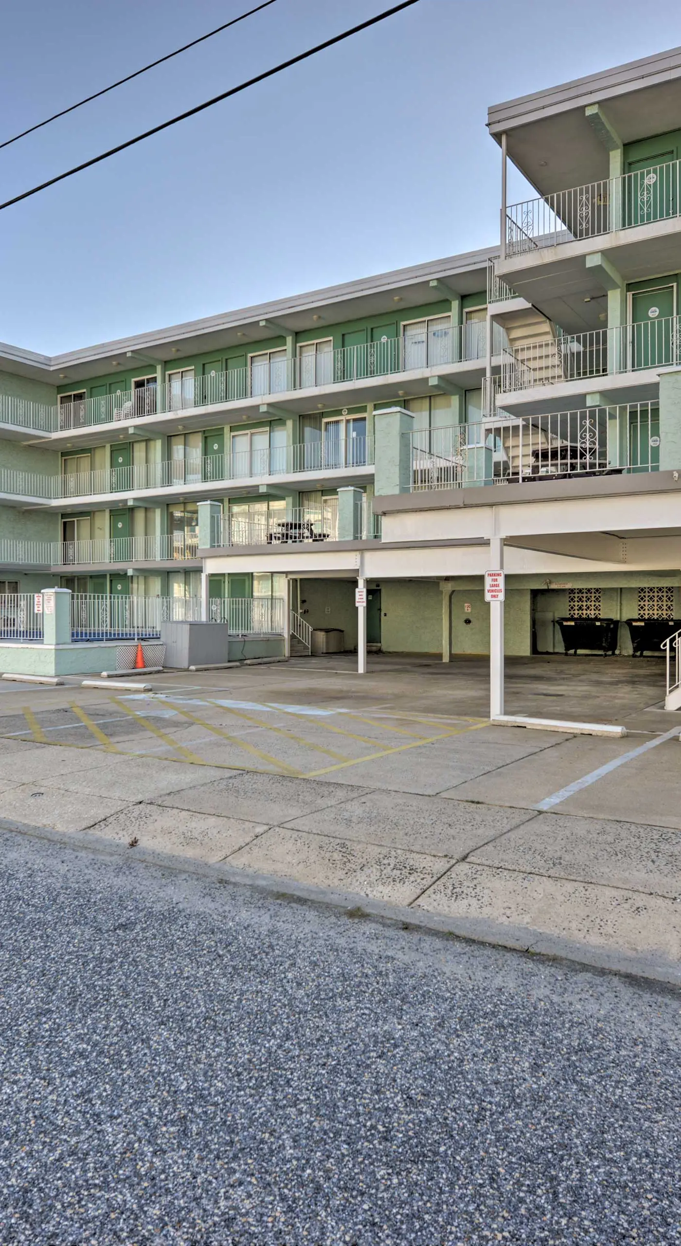 Remodeled Condo Right on Wildwood Crest Beach!