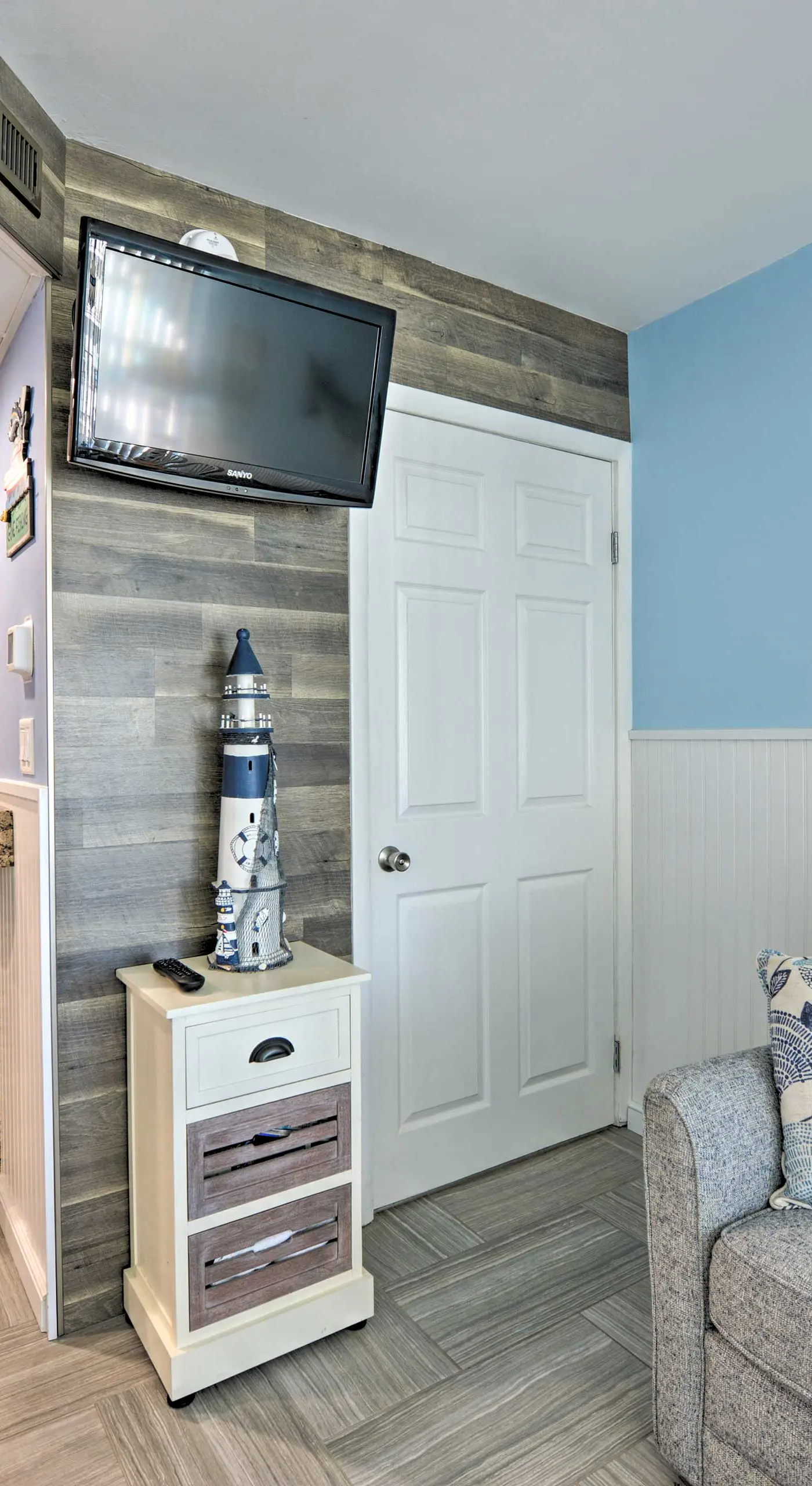 Remodeled Condo Right on Wildwood Crest Beach!