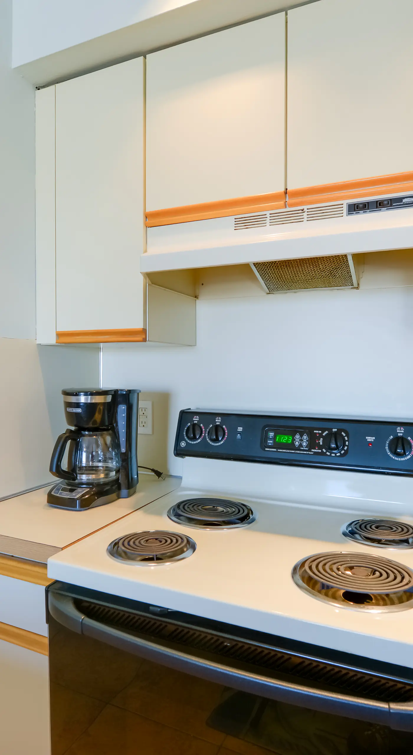 Simple North Wildwood Condo - Steps to Beach!