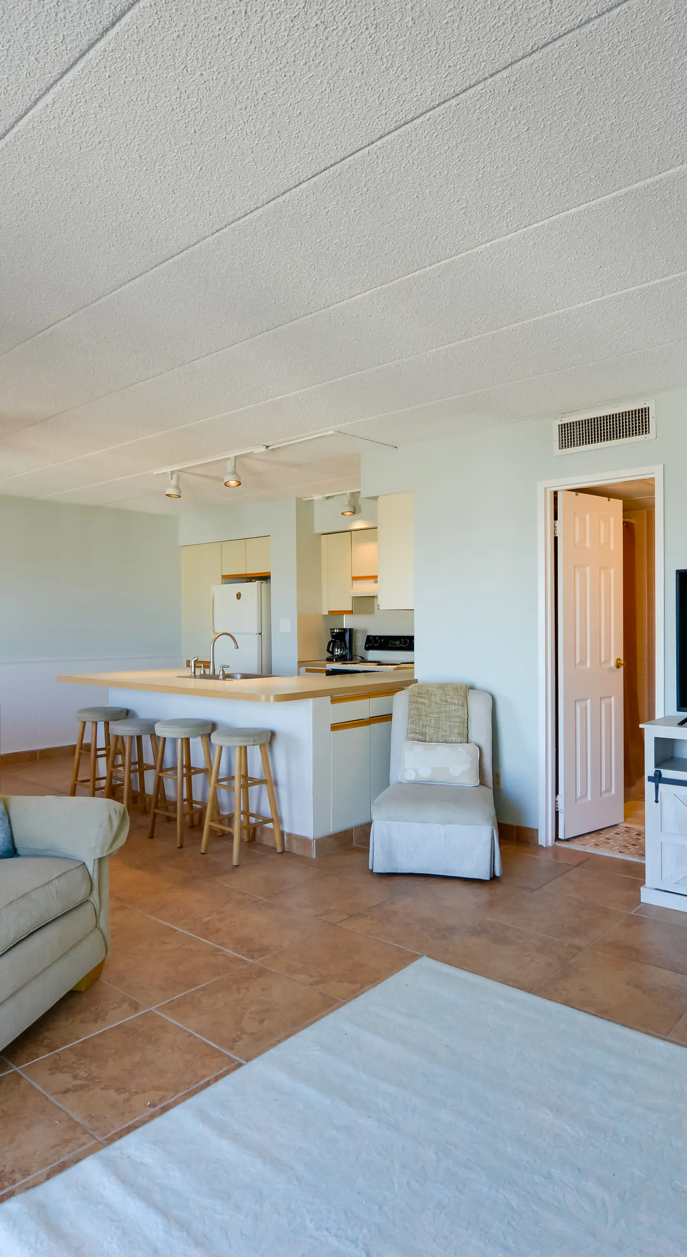 Simple North Wildwood Condo - Steps to Beach!