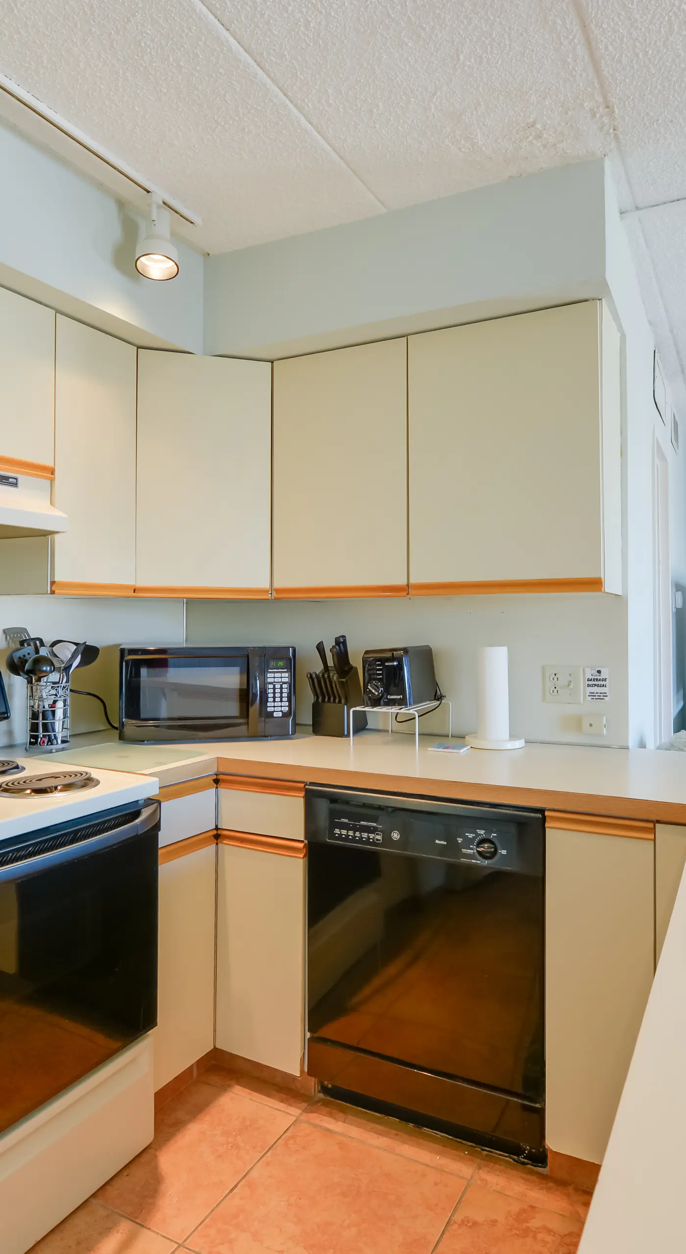 Simple North Wildwood Condo - Steps to Beach!