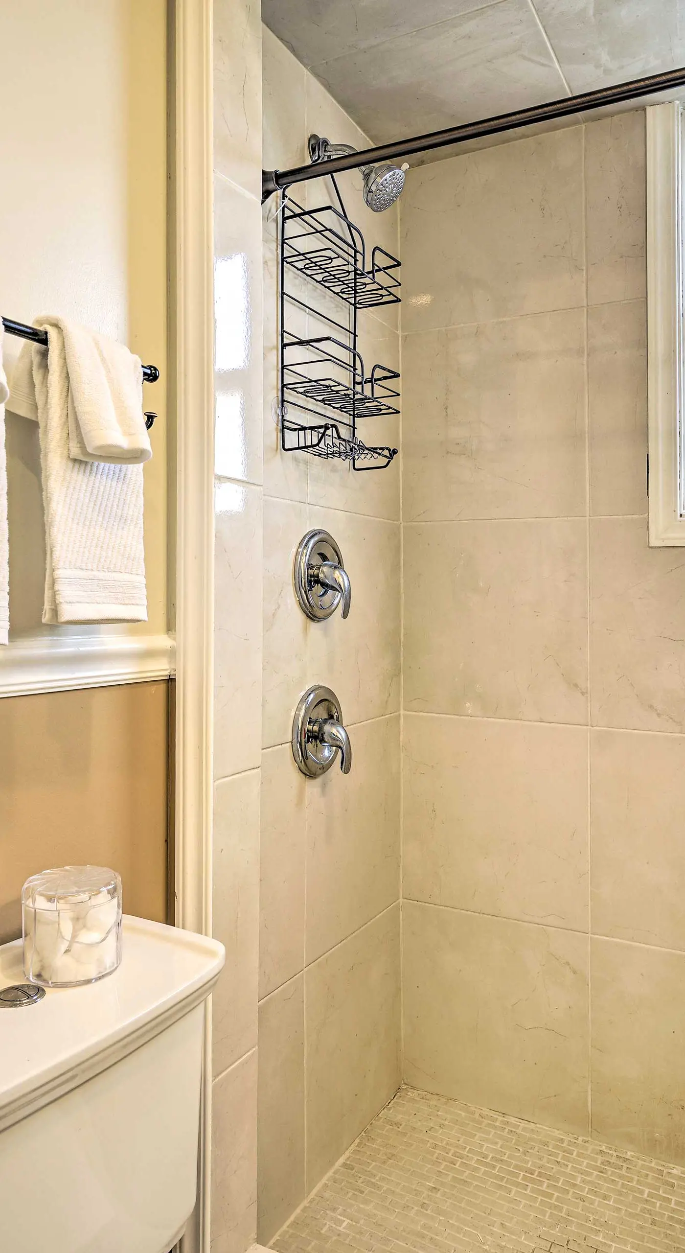 Long Branch Apartment: 1 Mi to Beach, Pier Village