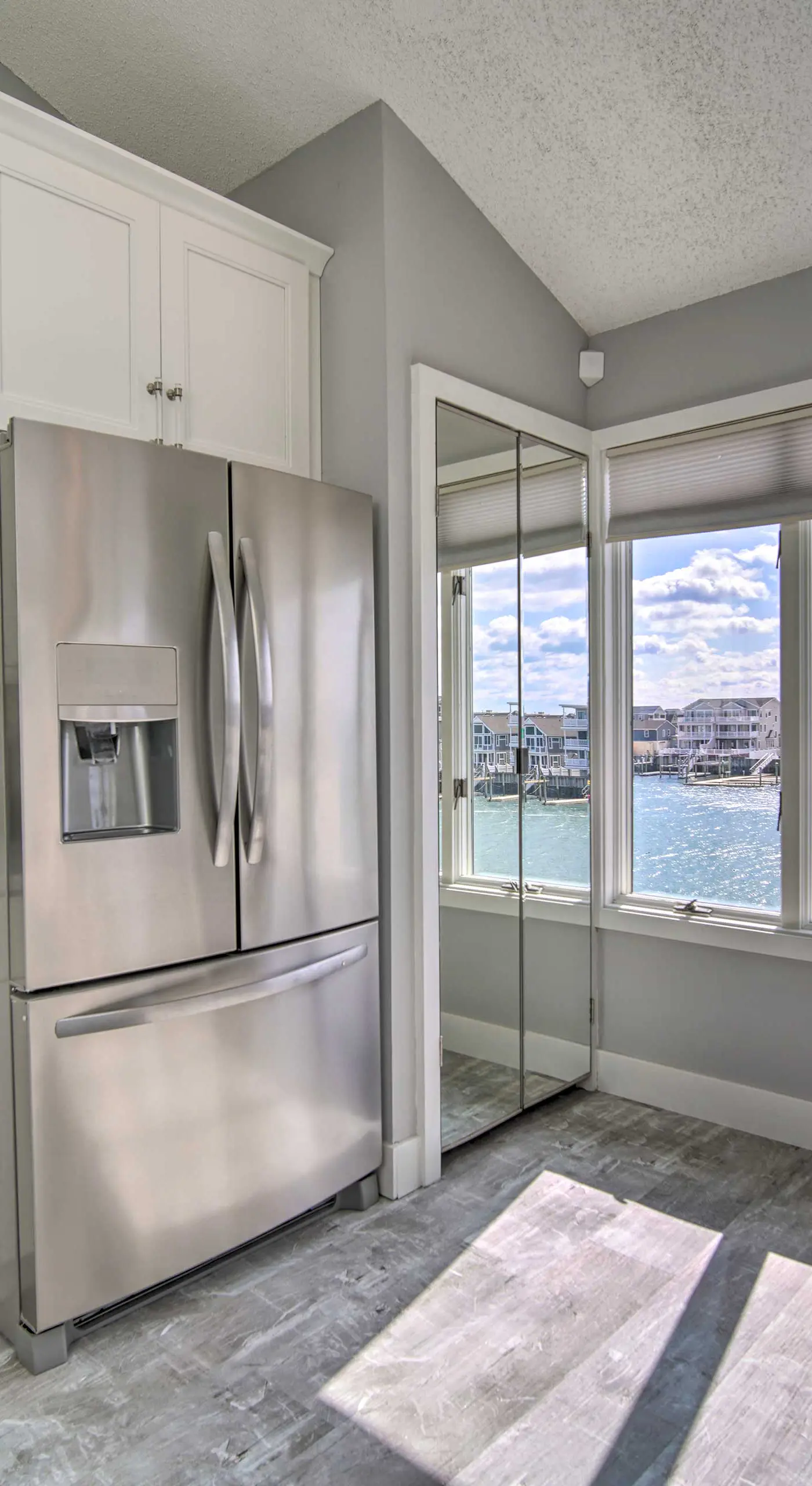 Condo w/ Bay Views ~ 5 Mi to Atlantic City!