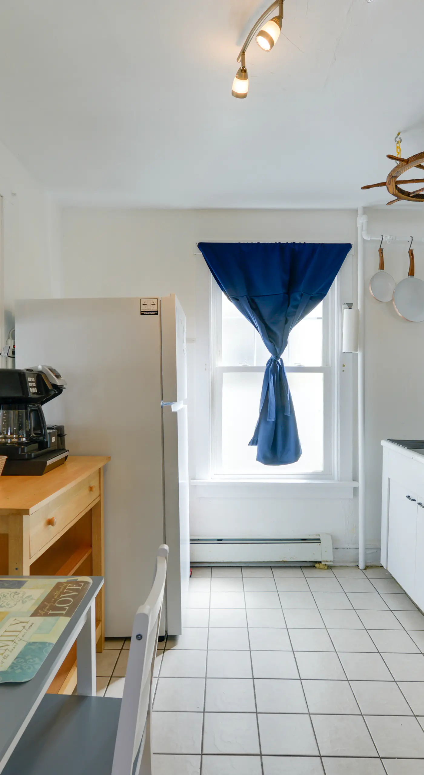 Near Convention Center & Boardwalk! Apt w/ Sunroom
