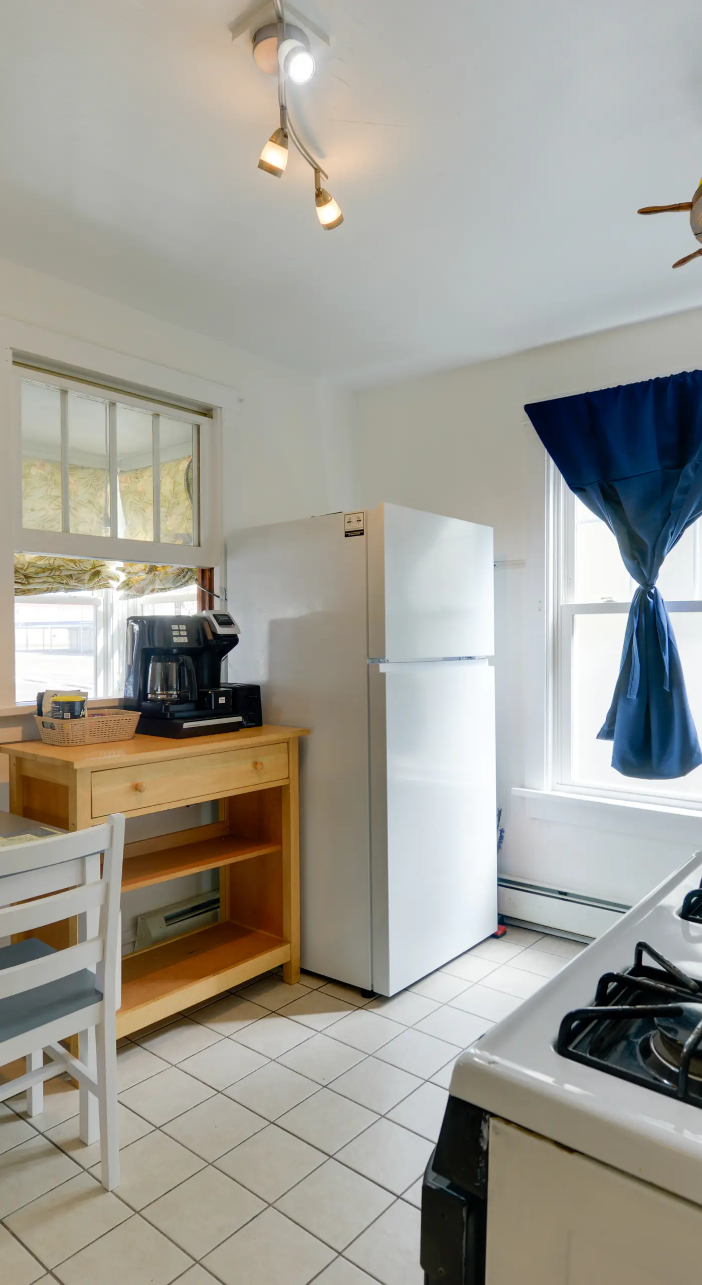 Near Convention Center & Boardwalk! Apt w/ Sunroom