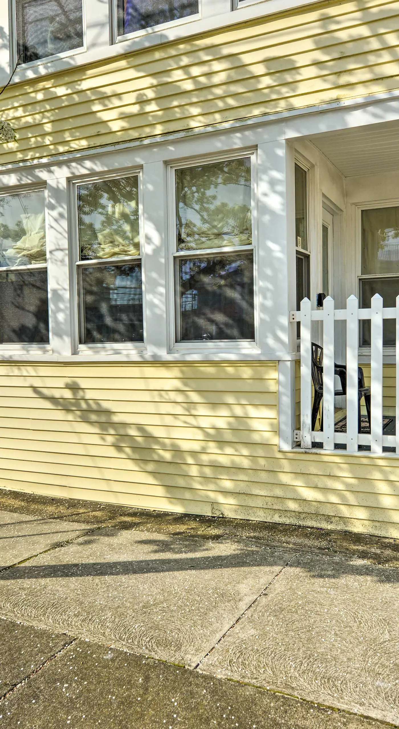 Near Convention Center & Boardwalk! Apt w/ Sunroom