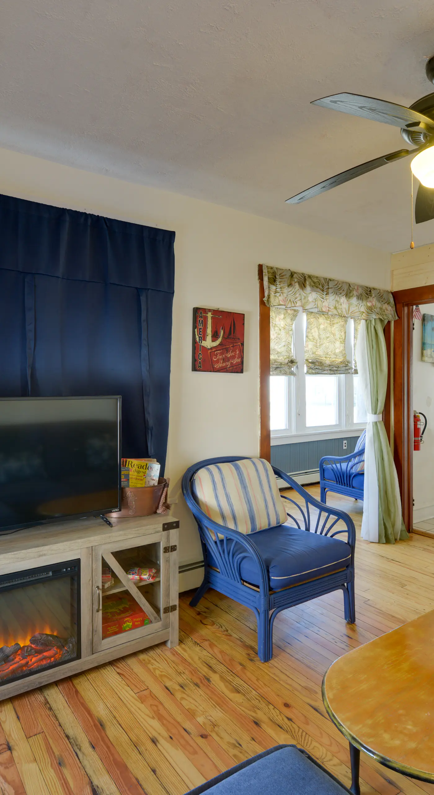 Near Convention Center & Boardwalk! Apt w/ Sunroom