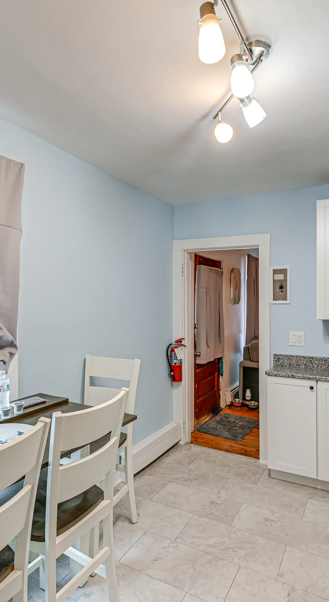 Walk to Convention Center & Boardwalk! Family Apt