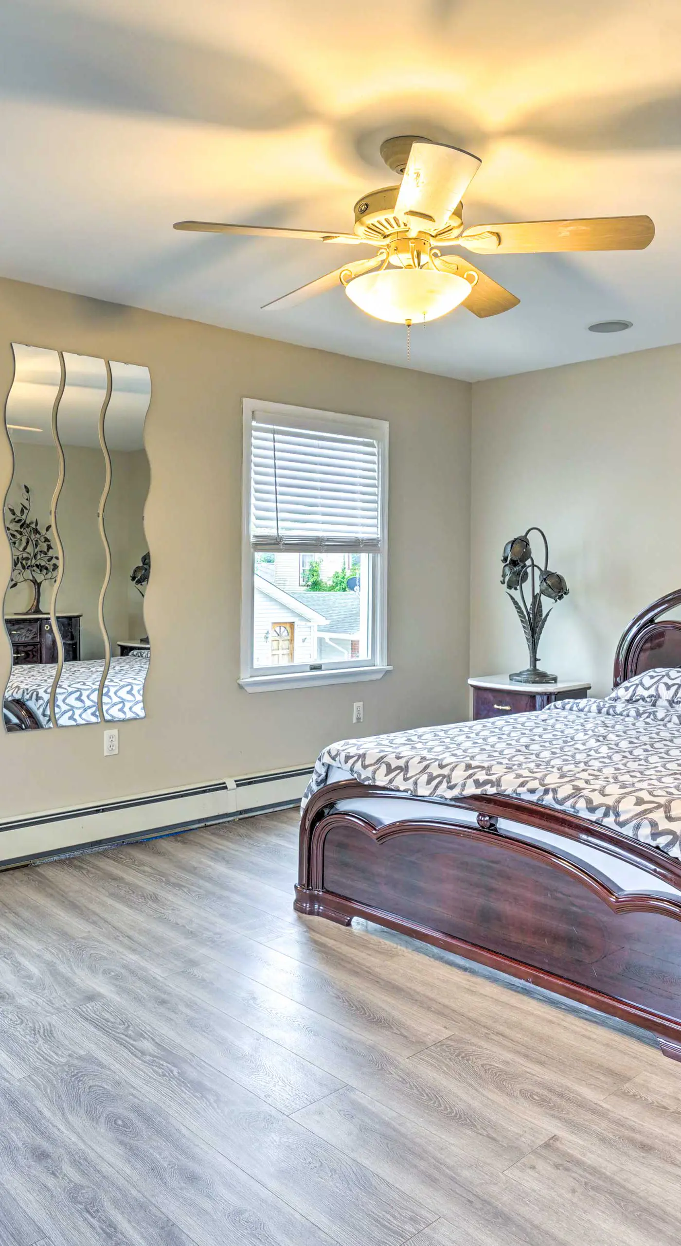Family-Friendly Keansburg Home: Walk to Beach!