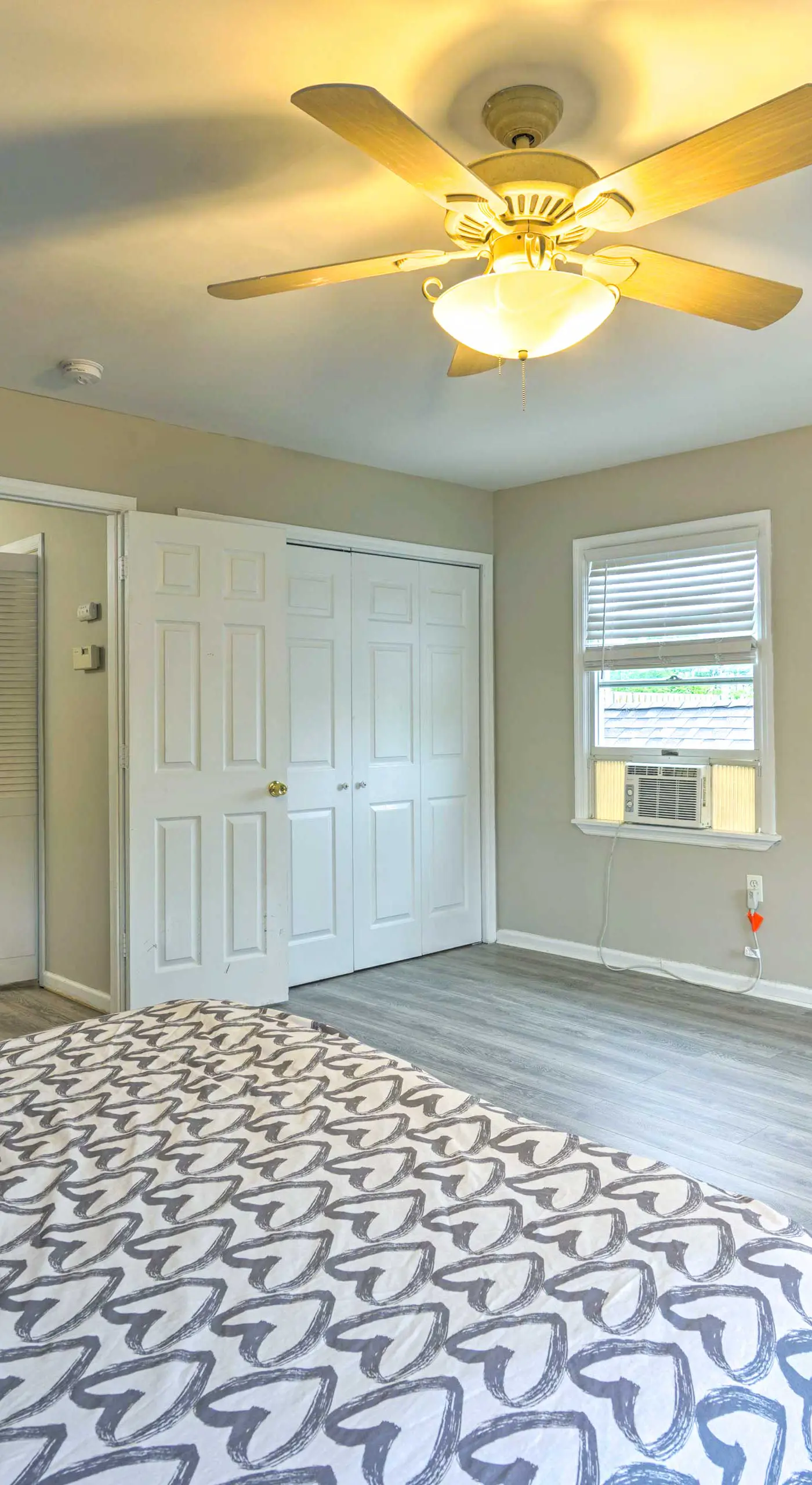 Family-Friendly Keansburg Home: Walk to Beach!