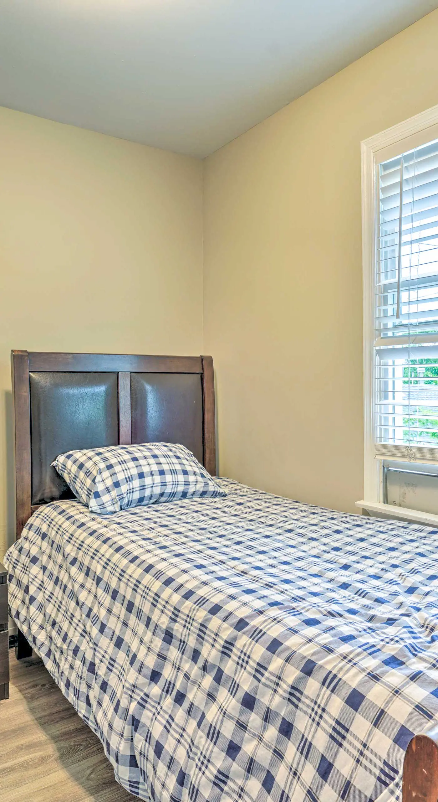 Family-Friendly Keansburg Home: Walk to Beach!